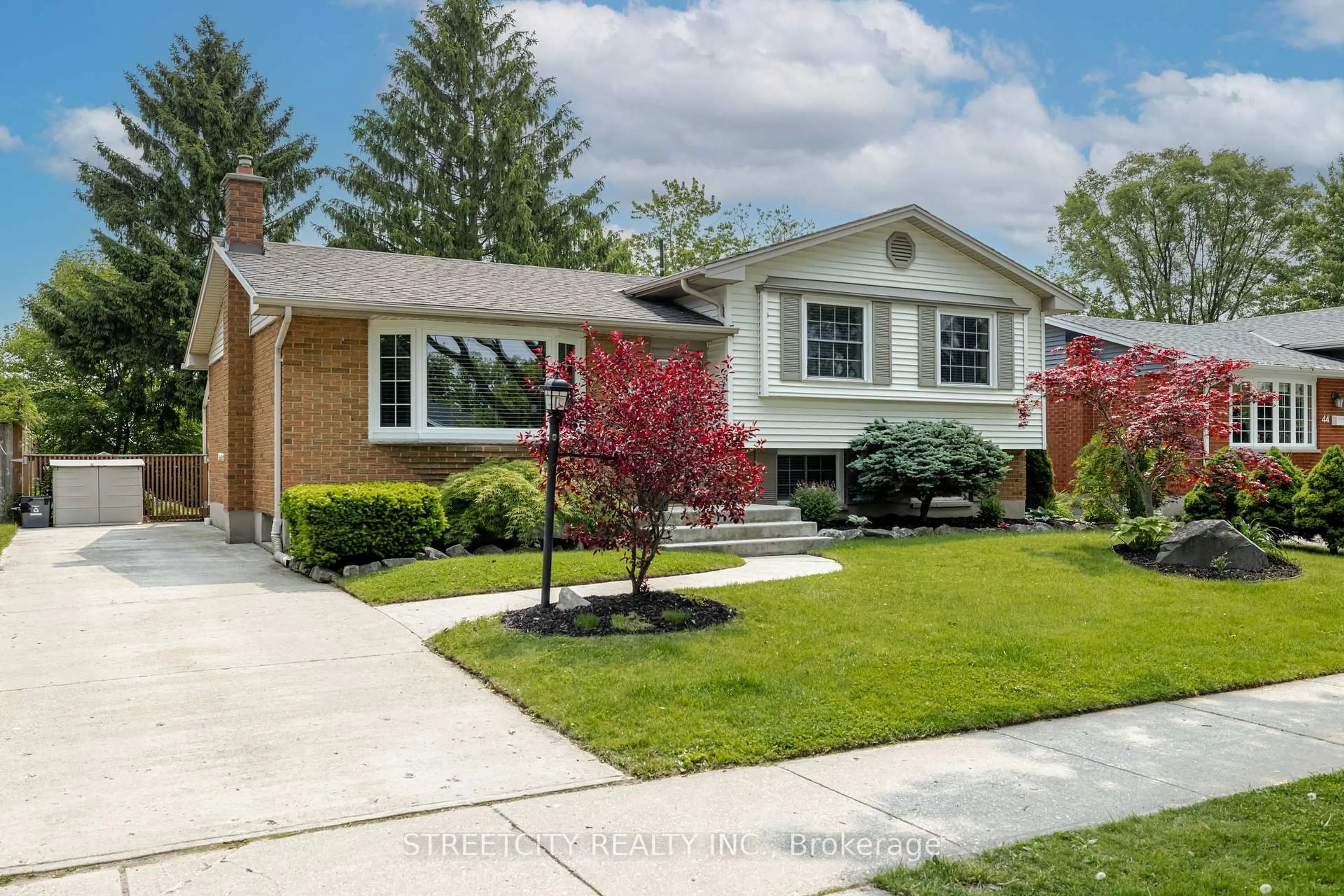 Home with vinyl exterior material, street for 40 St Lawrence Blvd, London South Ontario N6J 2X1
