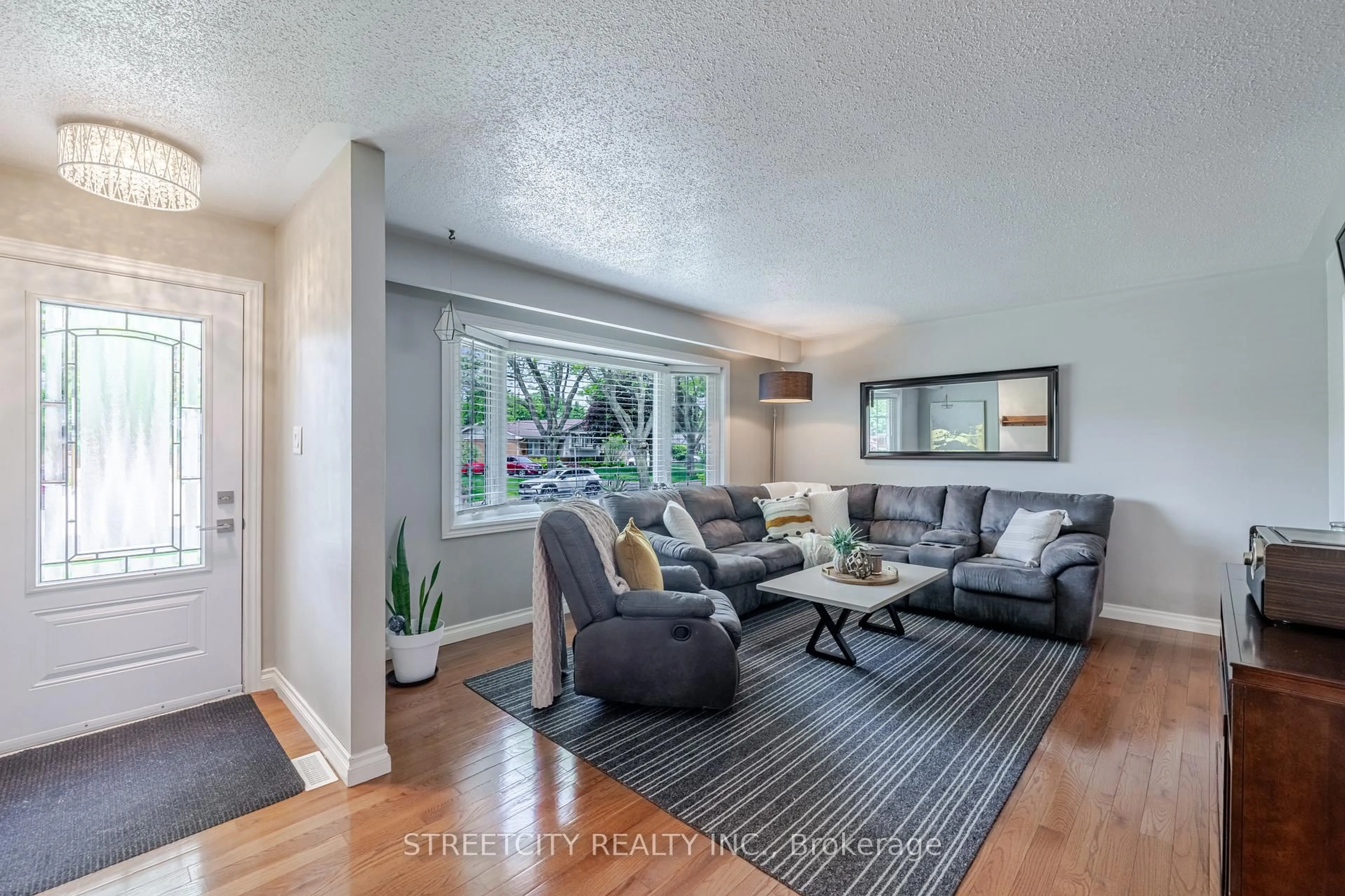Living room with furniture, unknown for 40 St Lawrence Blvd, London South Ontario N6J 2X1