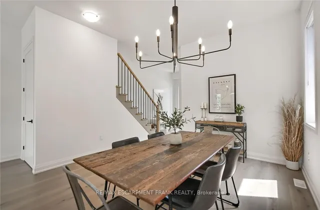 Additional property image - 391 KLEIN Circ