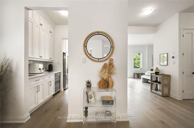 Additional property image - 391 KLEIN Circ