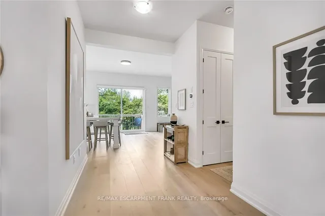 Additional property image - 391 KLEIN Circ