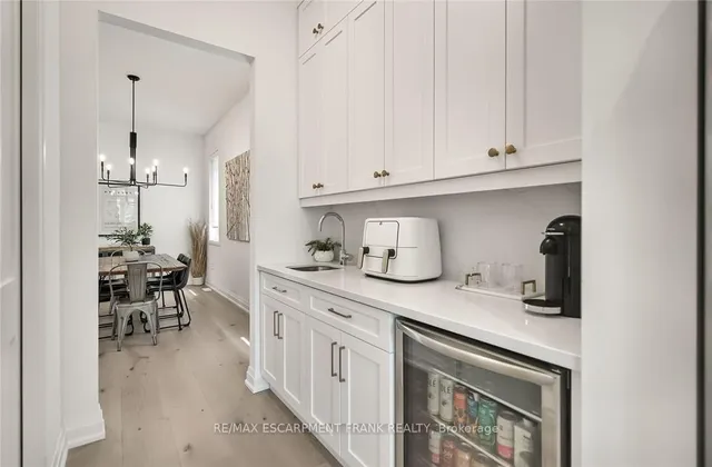 Additional property image - 391 KLEIN Circ