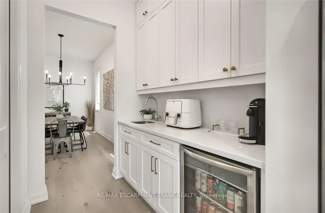 Additional property image - 391 KLEIN Circ