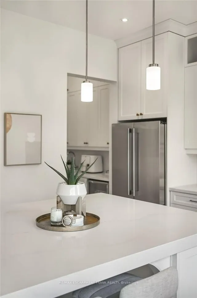 Additional property image - 391 KLEIN Circ