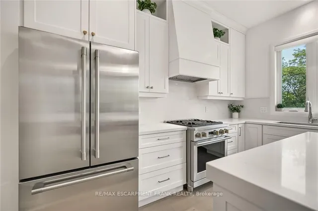Additional property image - 391 KLEIN Circ