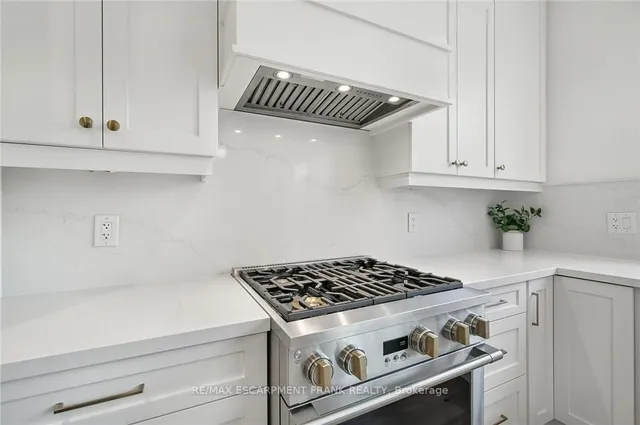 Additional property image - 391 KLEIN Circ