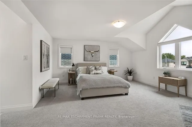 Additional property image - 391 KLEIN Circ