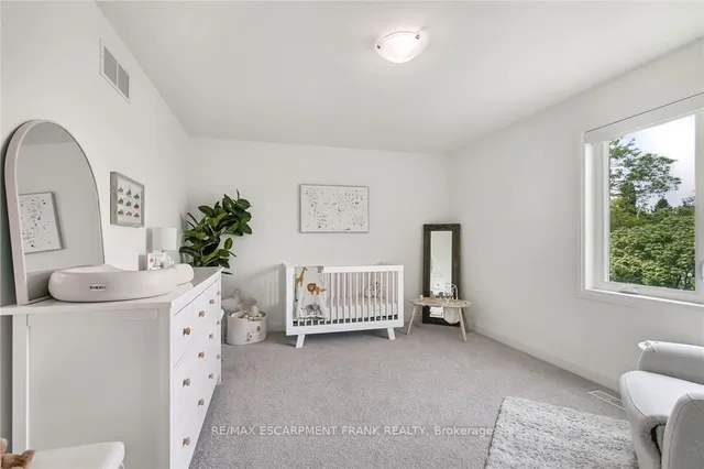 Additional property image - 391 KLEIN Circ