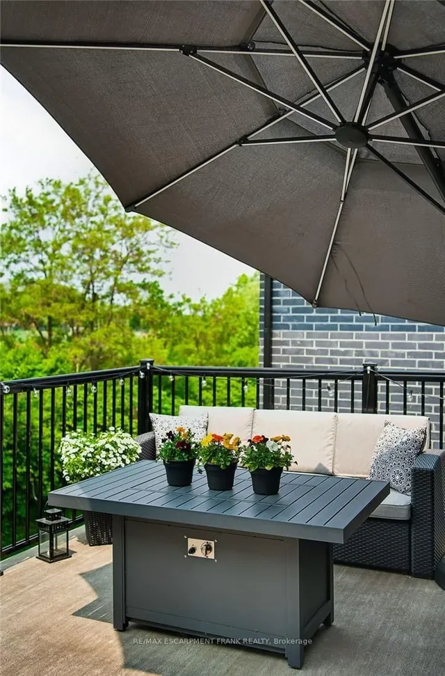 Additional property image - 391 KLEIN Circ