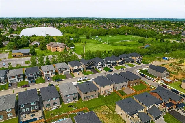 Additional property image - 391 KLEIN Circ