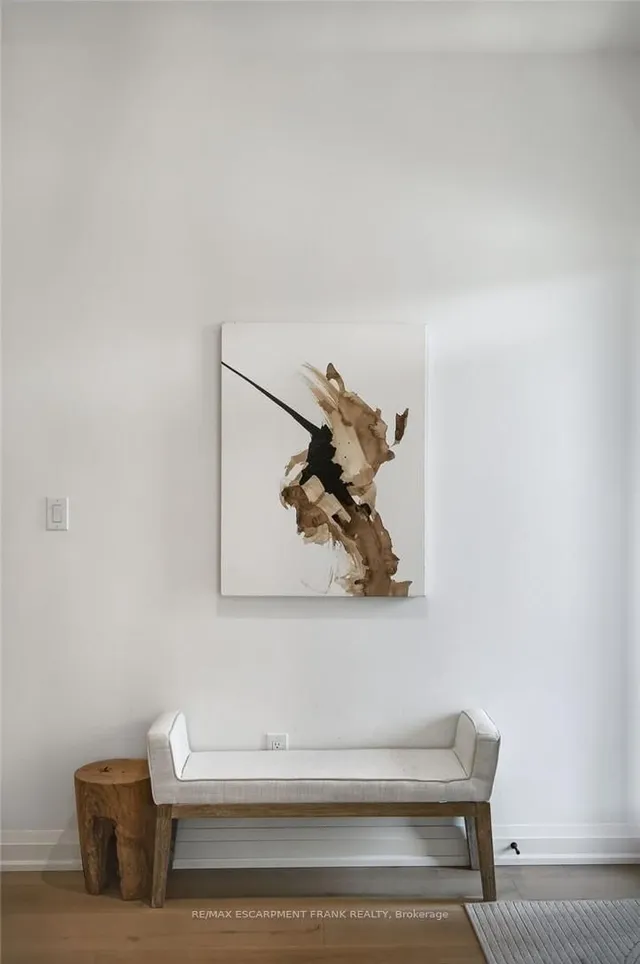 Additional property image - 391 KLEIN Circ