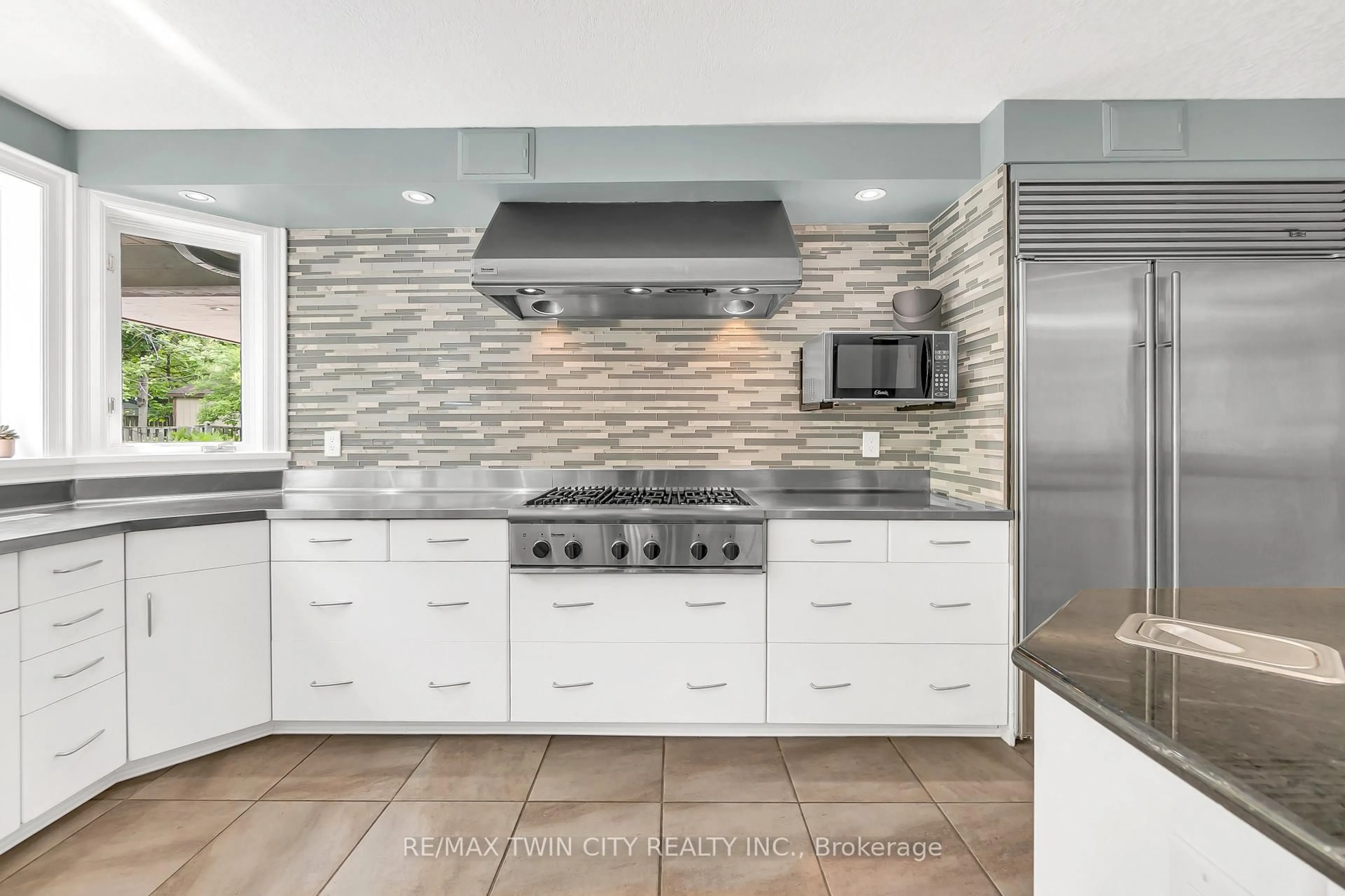 Contemporary kitchen, ceramic/tile floor for 358 Green Acres Dr, Waterloo Ontario N2K 1Z1