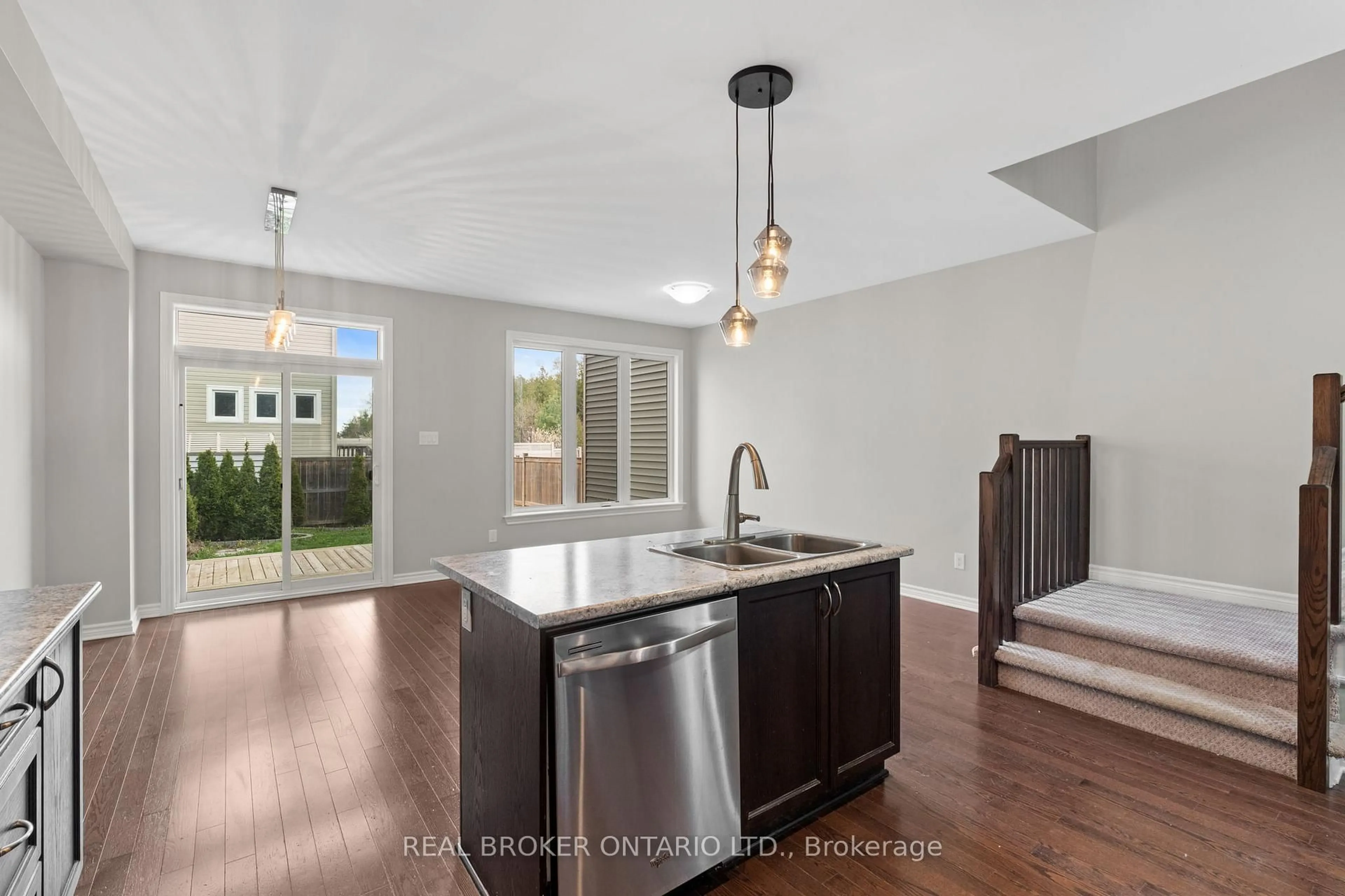 Open concept kitchen, unknown for 792 Cedar Creek Dr, Ottawa Ontario K1T 0M6