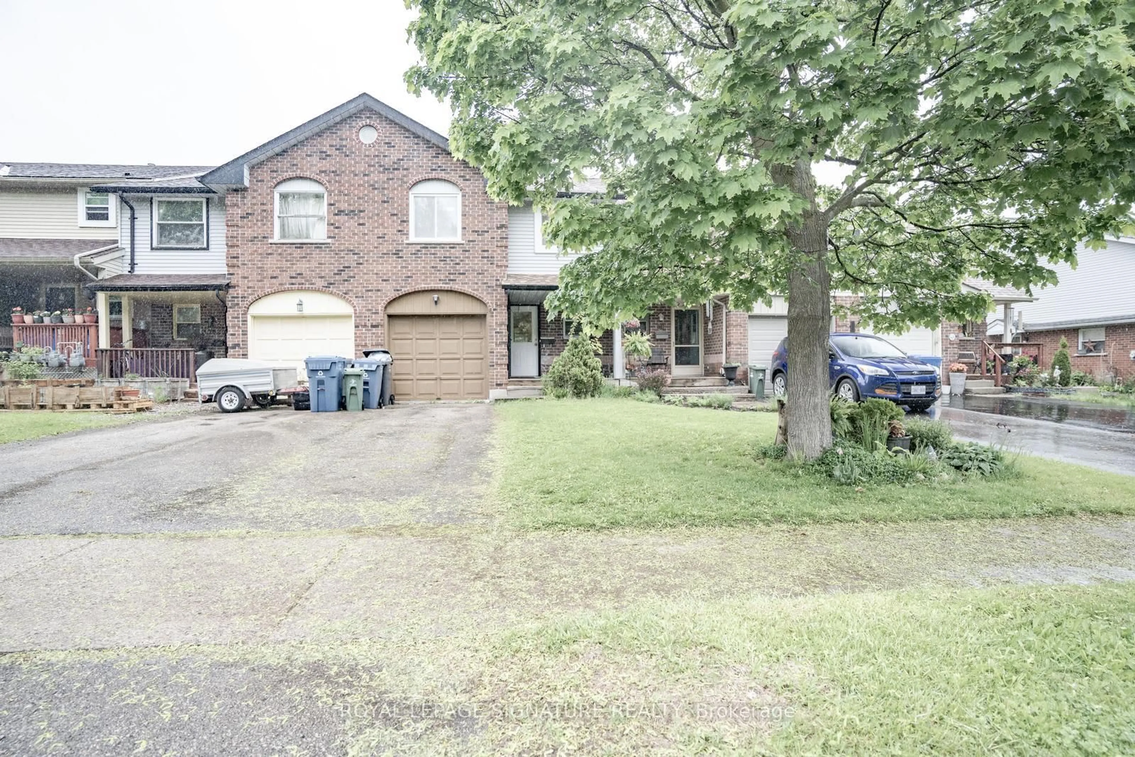 A pic from outside/outdoor area/front of a property/back of a property/a pic from drone, street for 78 Grandridge Cres, Guelph Ontario N1H 8G3