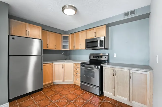 Additional property image - 8 Woodman Dr Unit 708