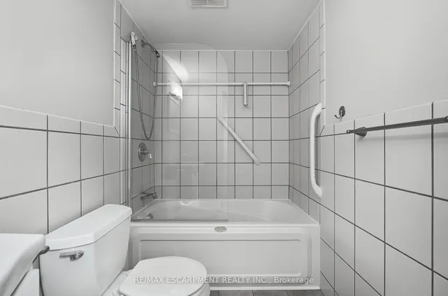 Additional property image - 8 Woodman Dr Unit 708