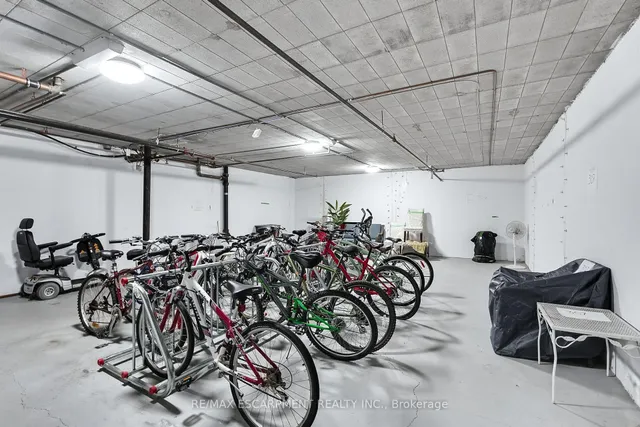 Additional property image - 8 Woodman Dr Unit 708