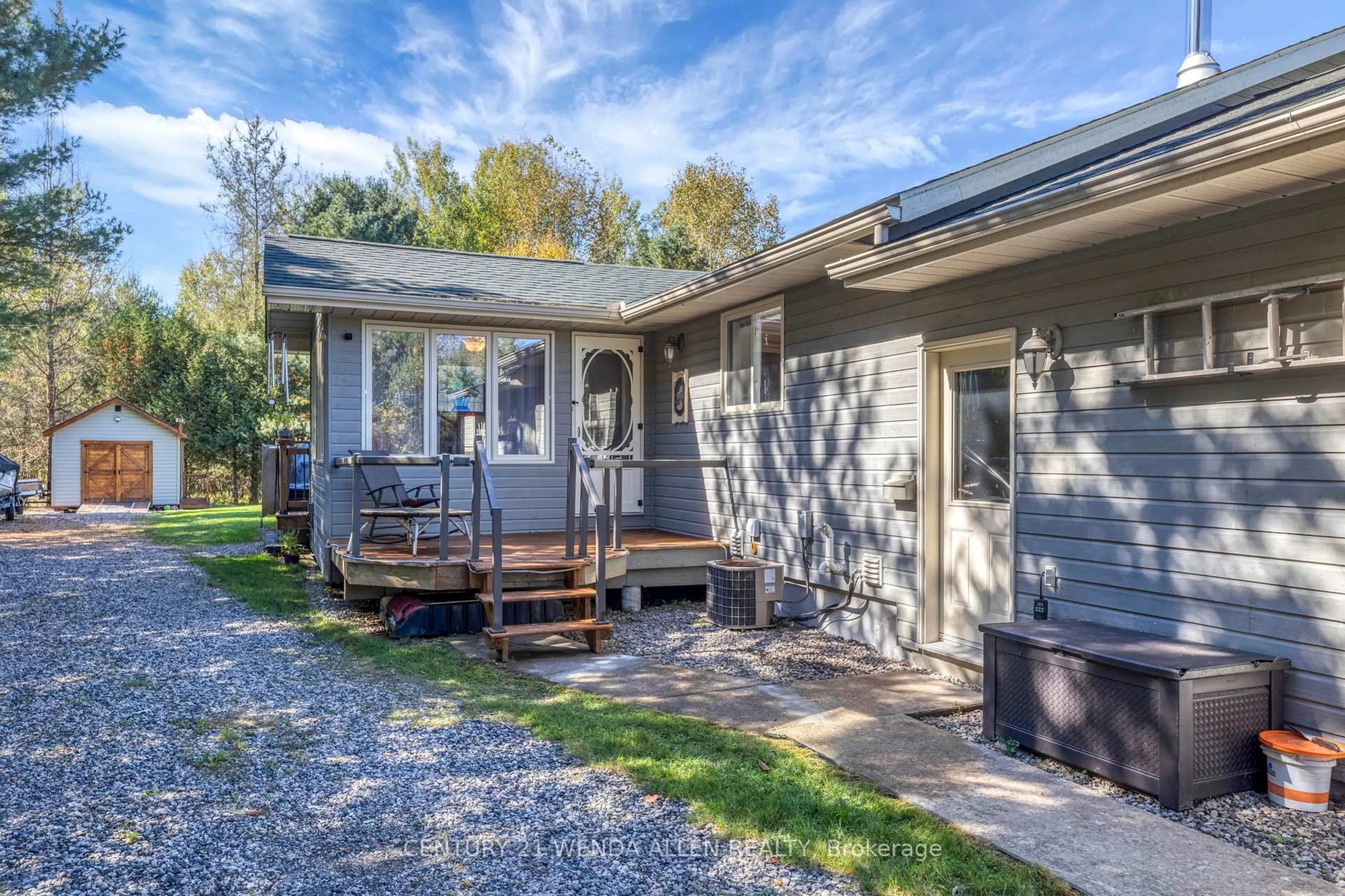 Home with vinyl exterior material, street for 134 Halbiem Cres, Dysart et al Ontario K0M 1S0