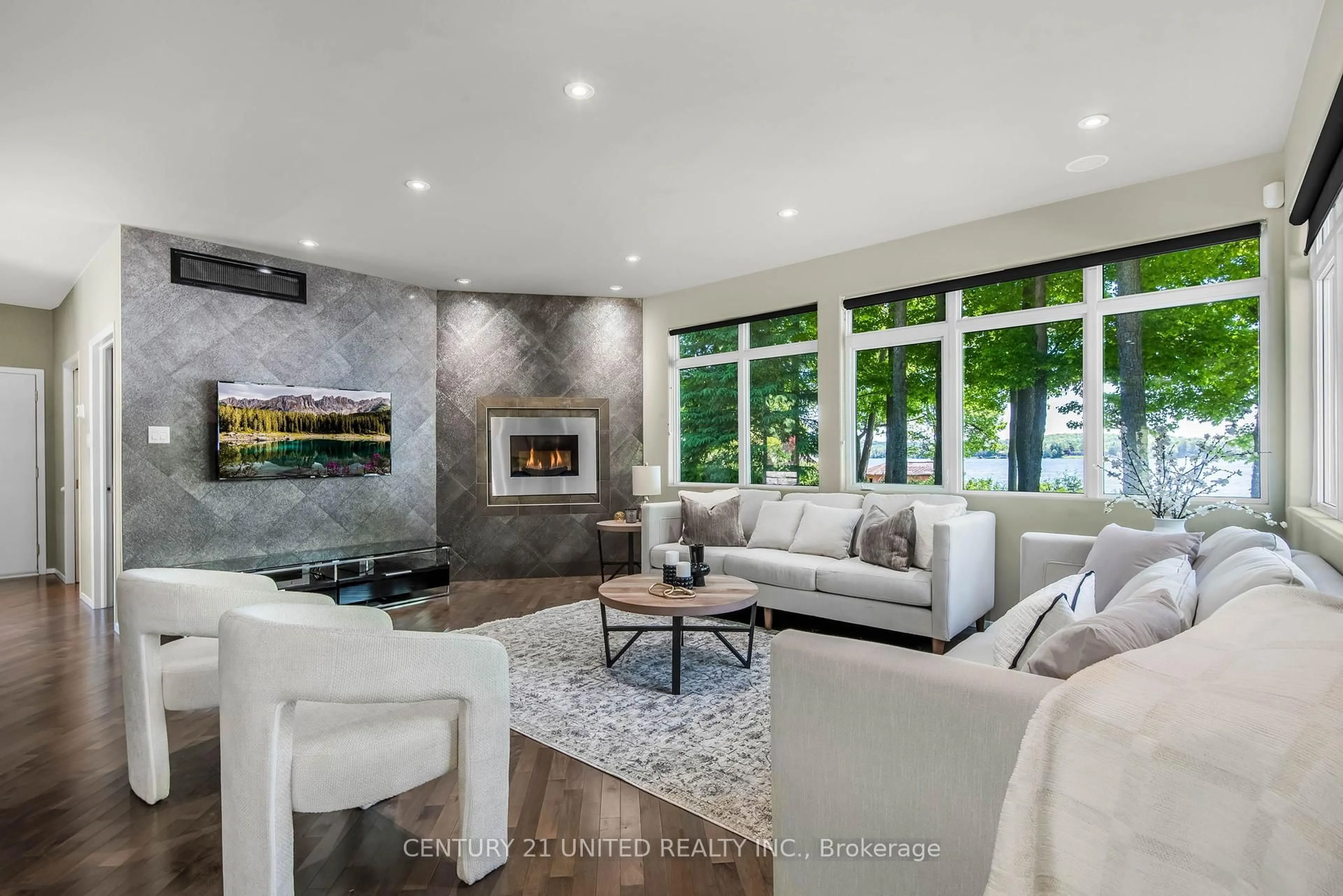 Living room with furniture, unknown for 75 Darling Dr, Selwyn Ontario K0L 2W0