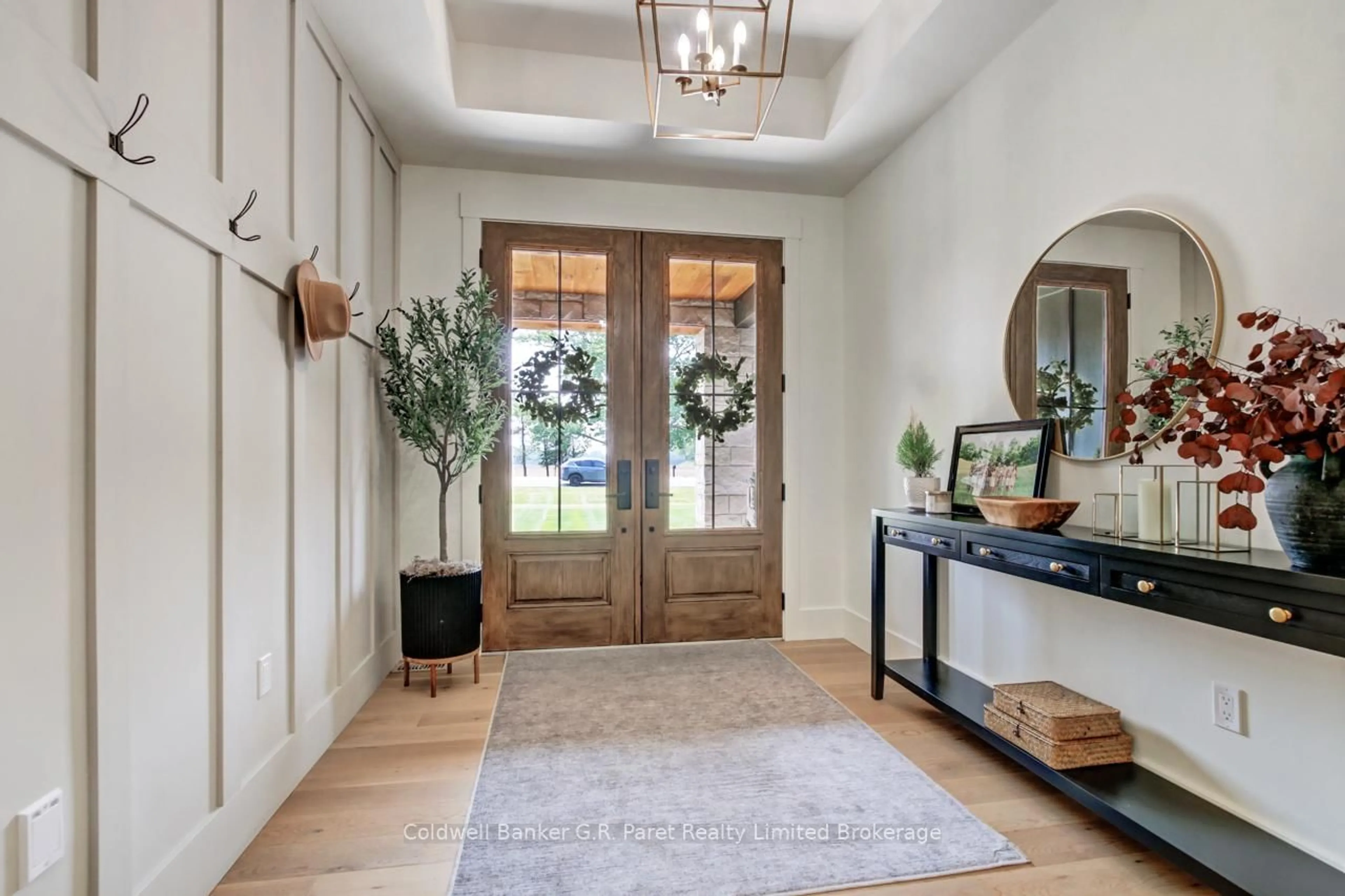 Indoor entryway for 2521 Highway # 3 Highway, Norfolk Ontario N3Y 4J9