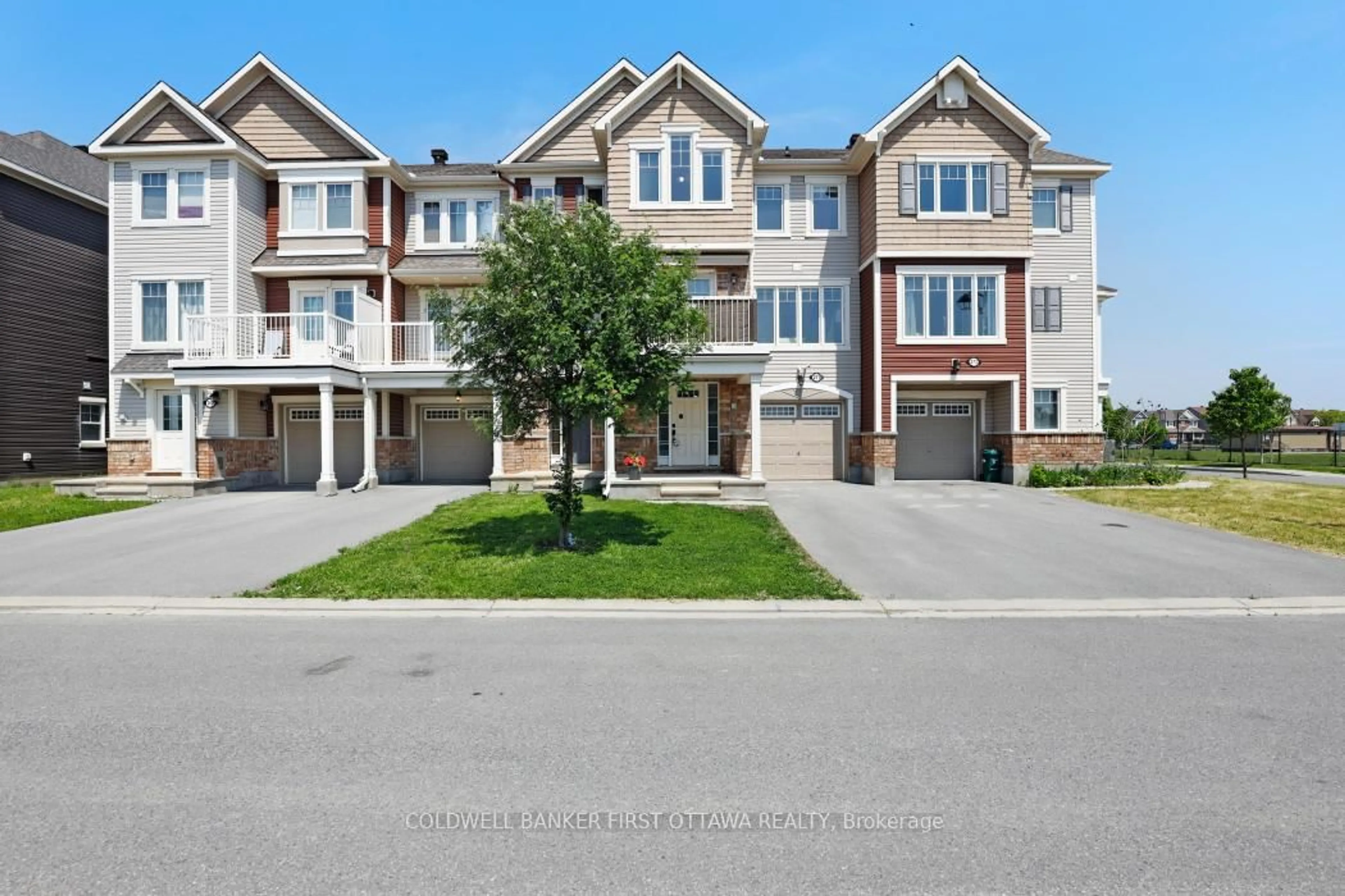 A pic from outside/outdoor area/front of a property/back of a property/a pic from drone, unknown for 271 Brassy Minnow Cres, Ottawa Ontario K2J 6J9