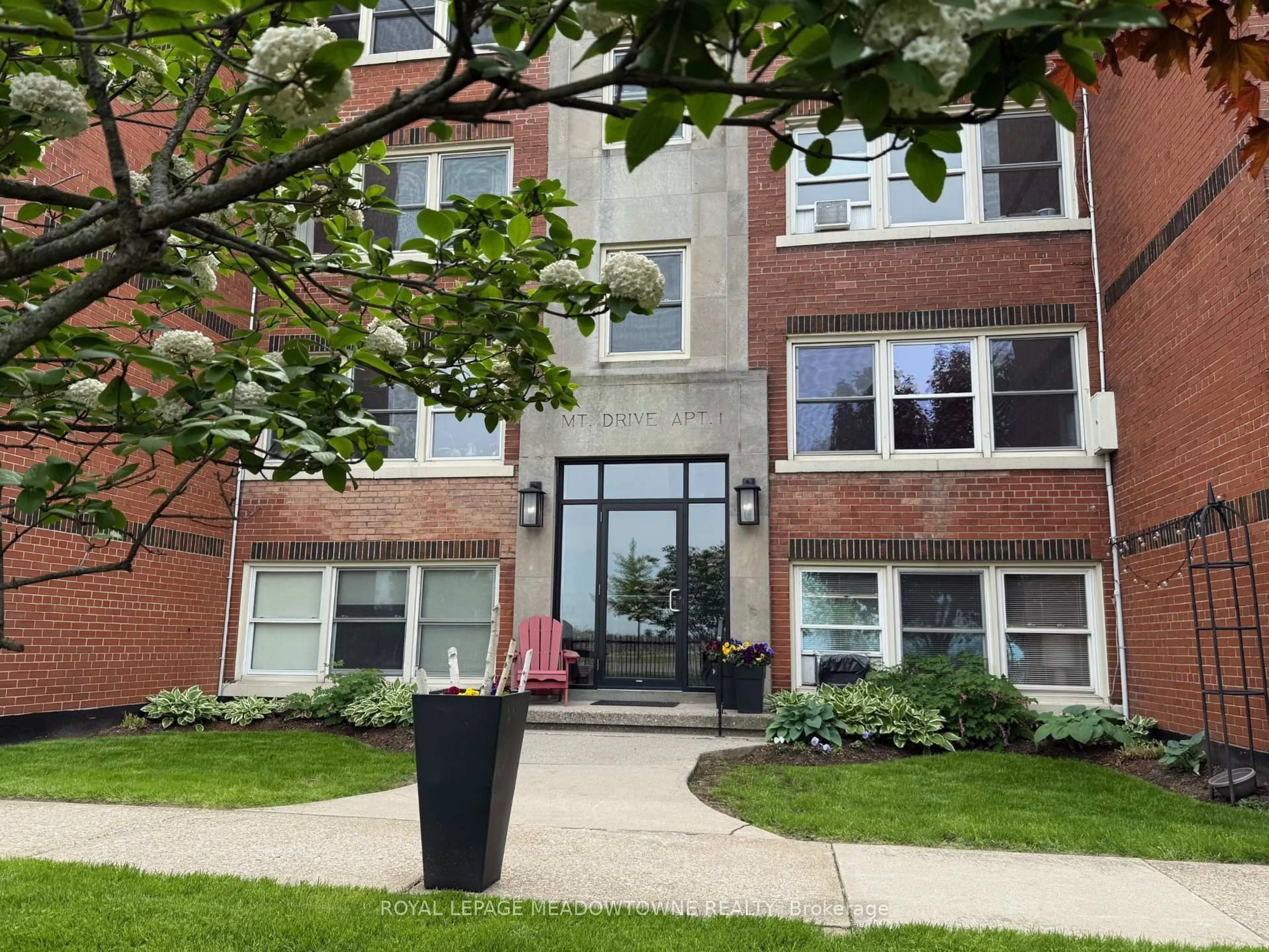Unknown for 5 East 36th St #407C, Hamilton Ontario L8V 3Y6