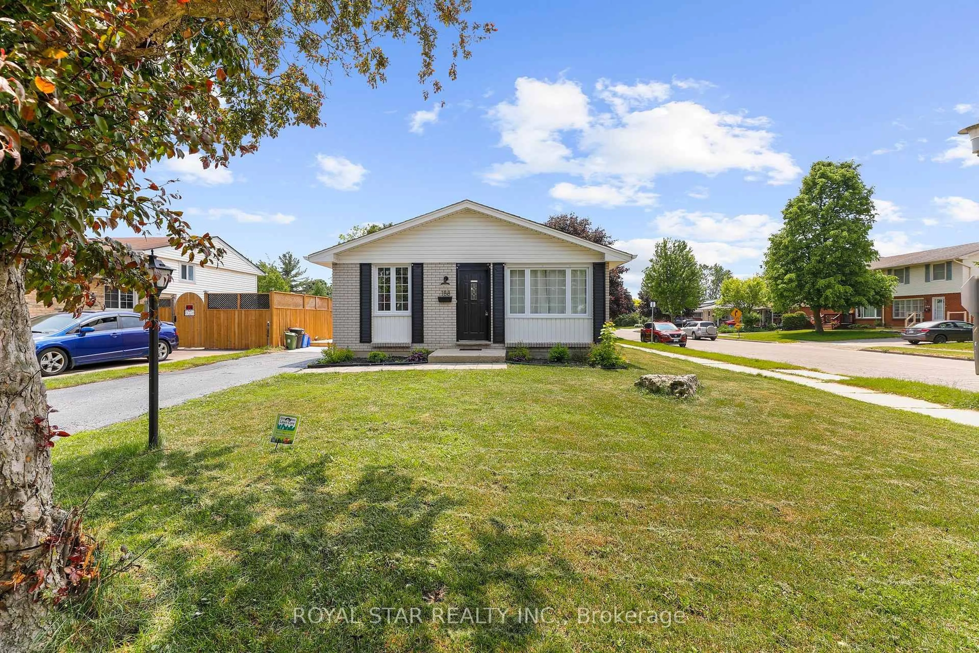Home with vinyl exterior material, street for 188 Kipling Ave, London East Ontario N5V 1K2