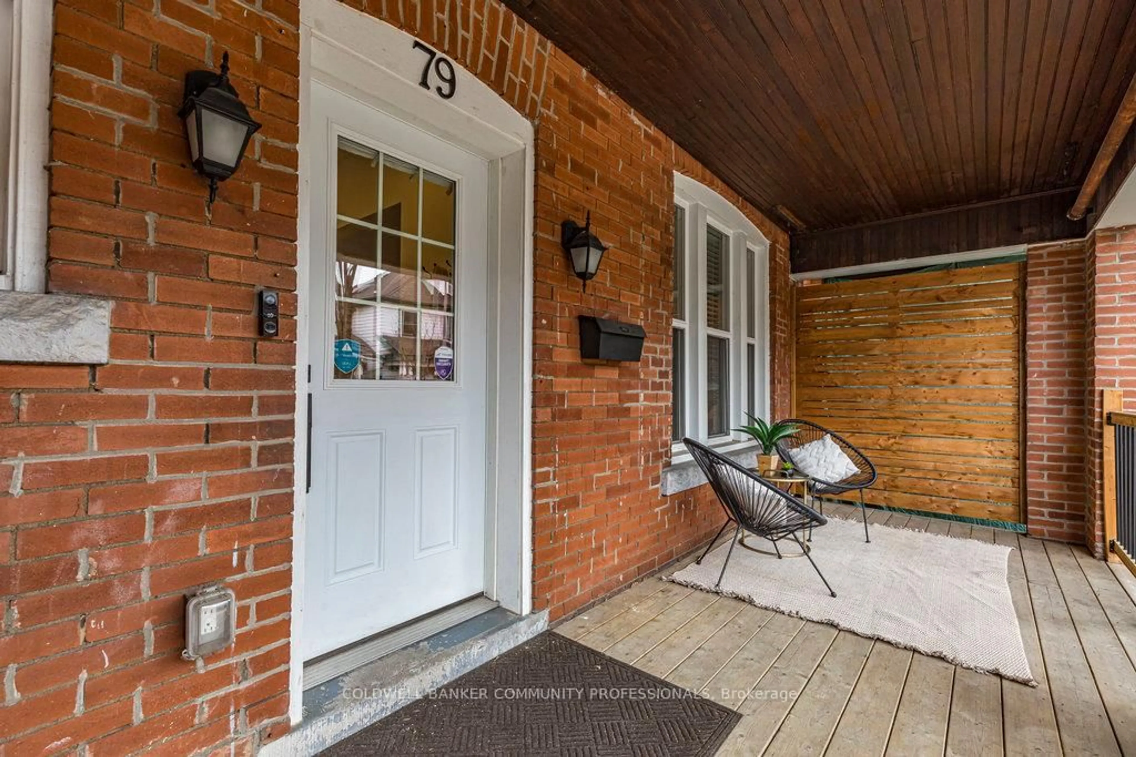 Indoor entryway for 79 Fairholt Rd, Hamilton Ontario L8M 2T6