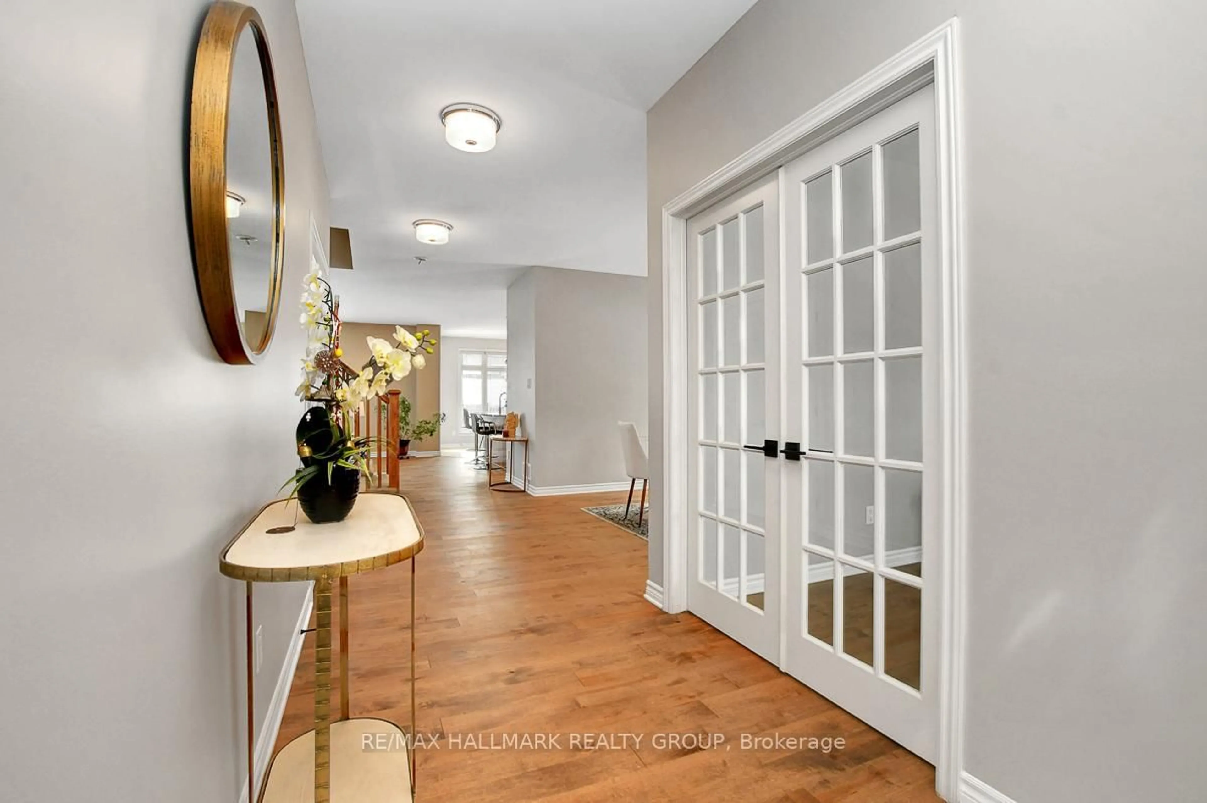 Indoor entryway for 594 Baie Des Castors St, Ottawa Ontario K4A 1E8