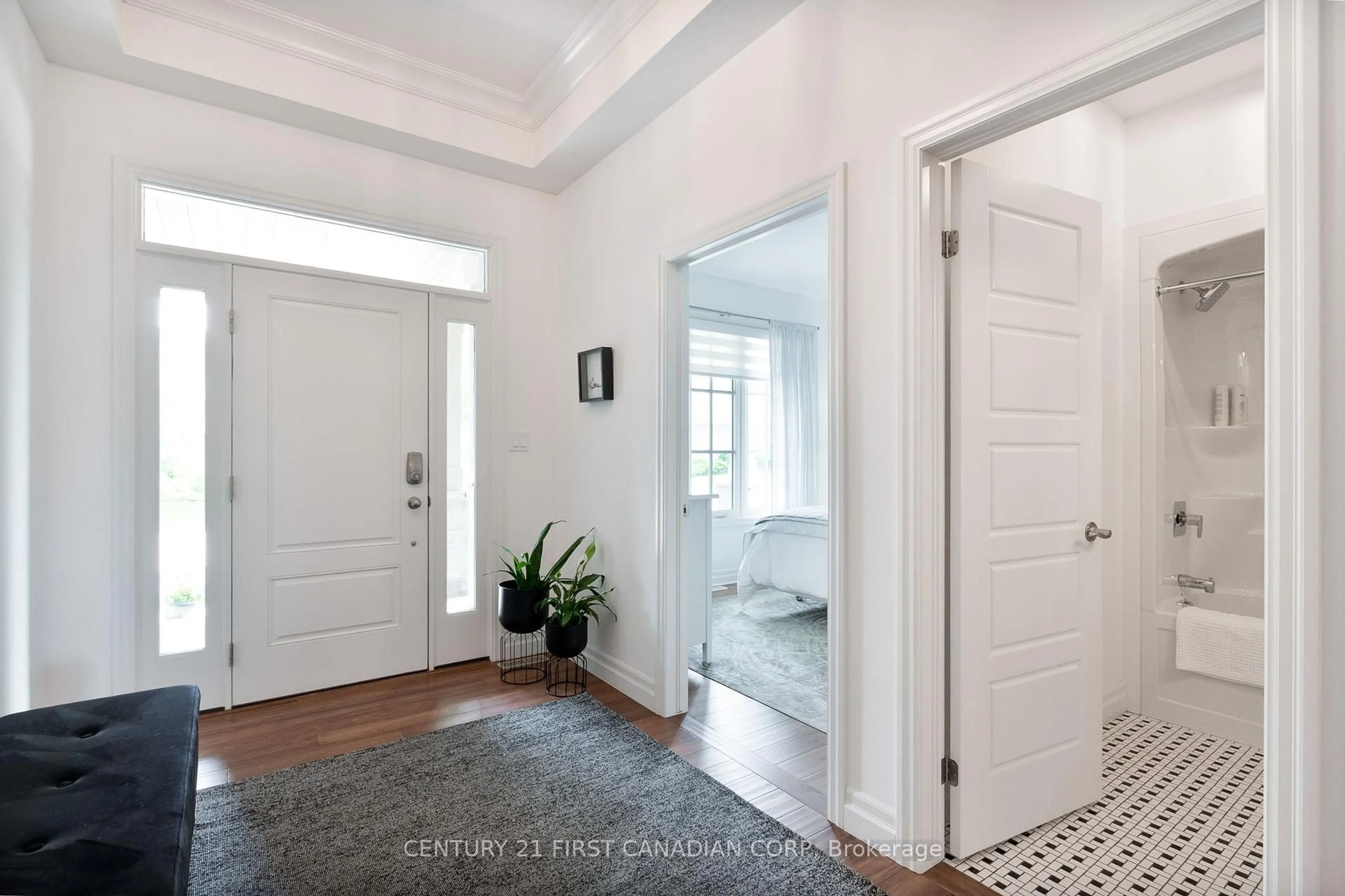 Indoor entryway for 234 Peach Tree Blvd #27, St. Thomas Ontario N5R 0G8