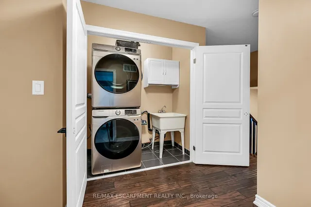 Additional property image - 21 Bankfield Cres