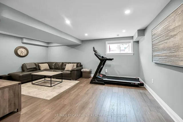 Additional property image - 21 Bankfield Cres