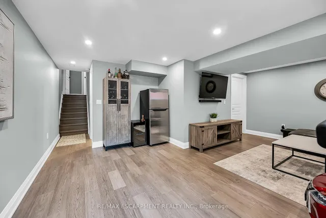 Additional property image - 21 Bankfield Cres