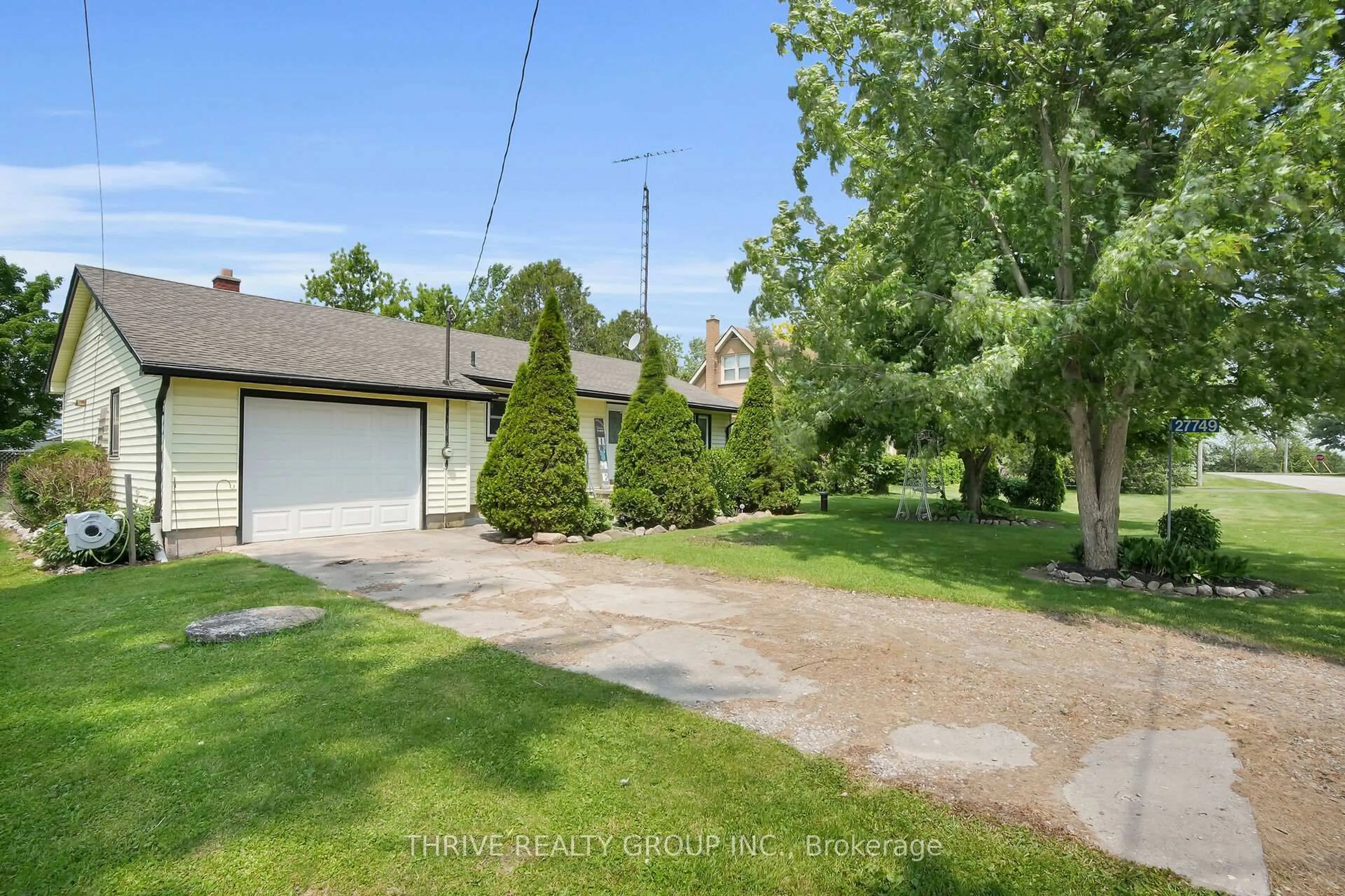 A pic from outside/outdoor area/front of a property/back of a property/a pic from drone, street for 27749 Clyde St, Adelaide Metcalfe Ontario N0M 2B0