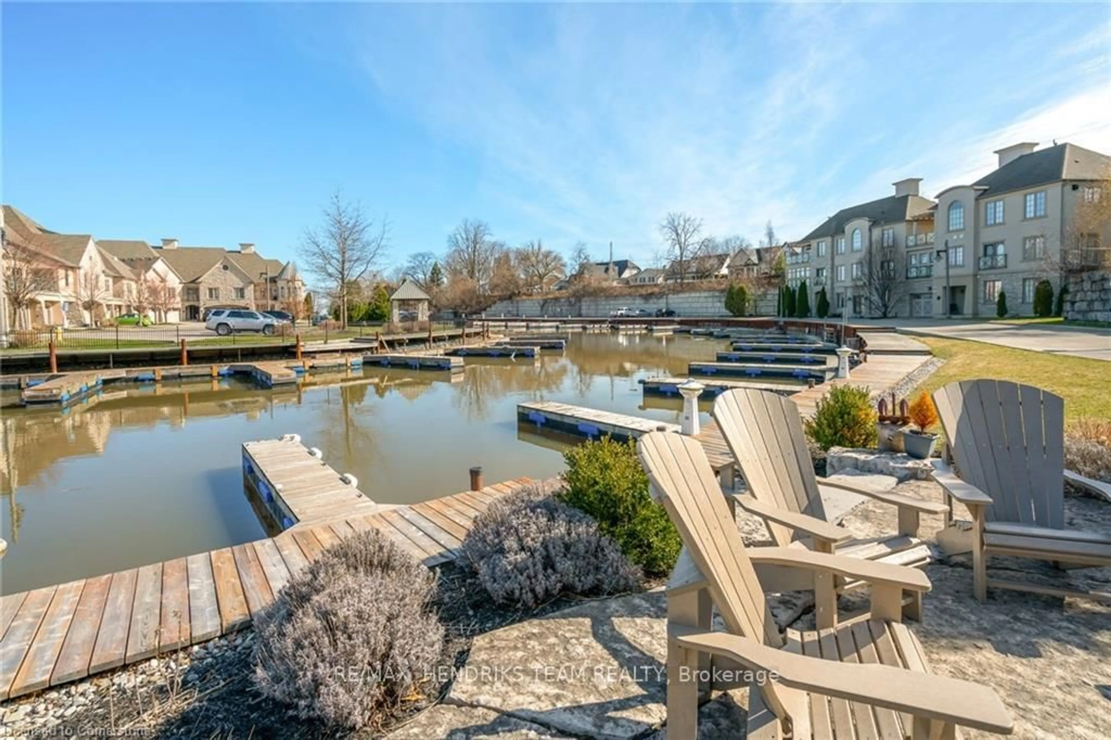Patio, water/lake/river/ocean view for 19 Lake St #20, Grimsby Ontario L3M 0C3