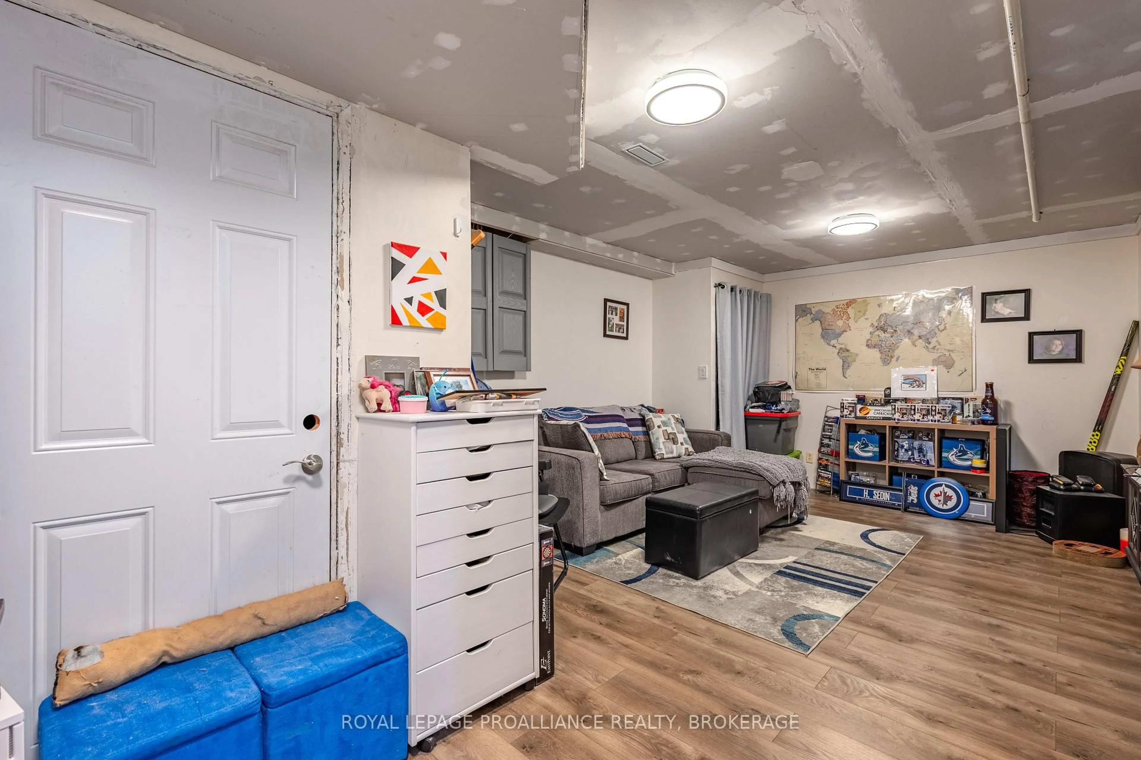 Unknown for 587 Davis Dr, Kingston Ontario K7M 7Y4