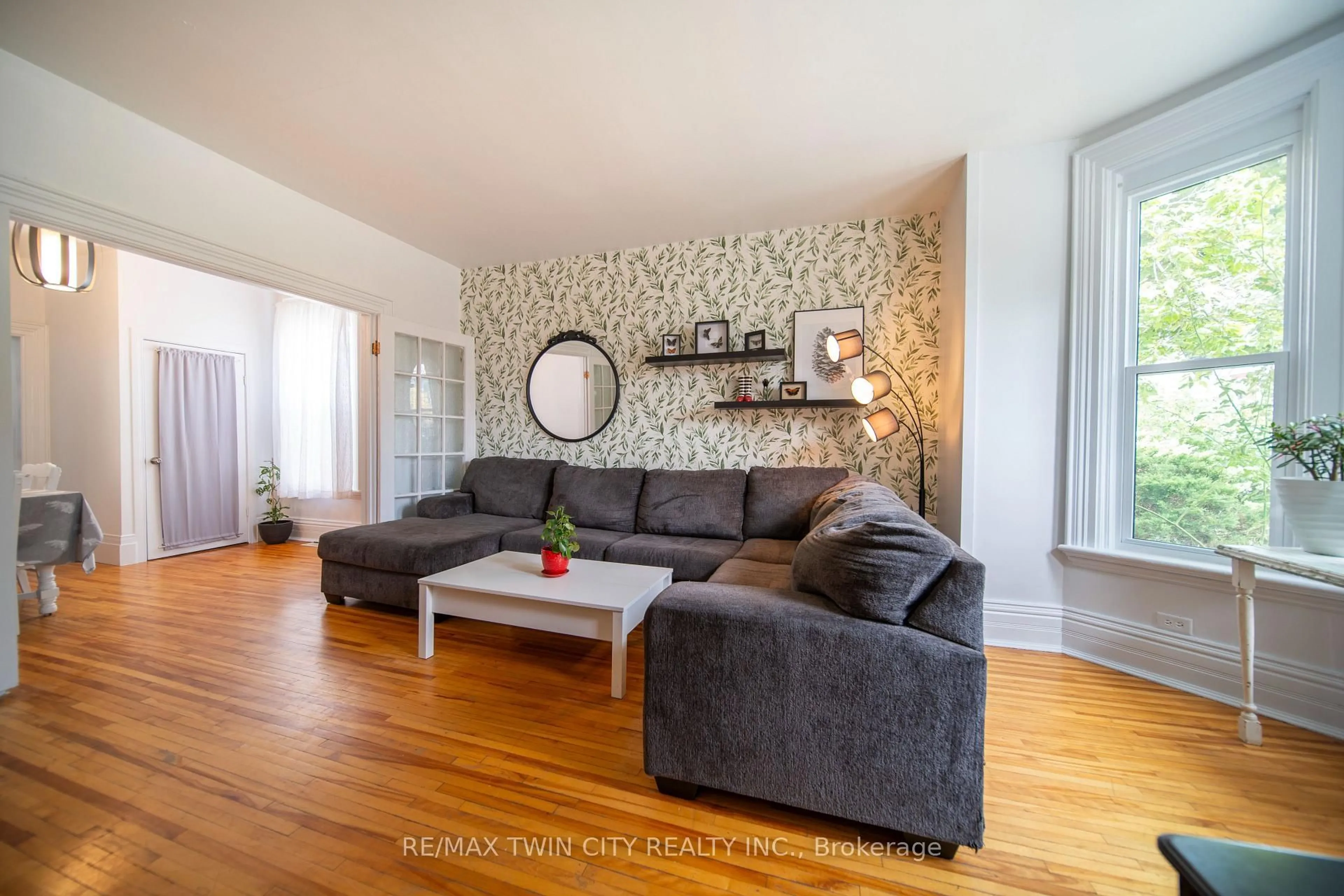 Living room with furniture, unknown for 12 Pearl St, Brantford Ontario N3T 3N4