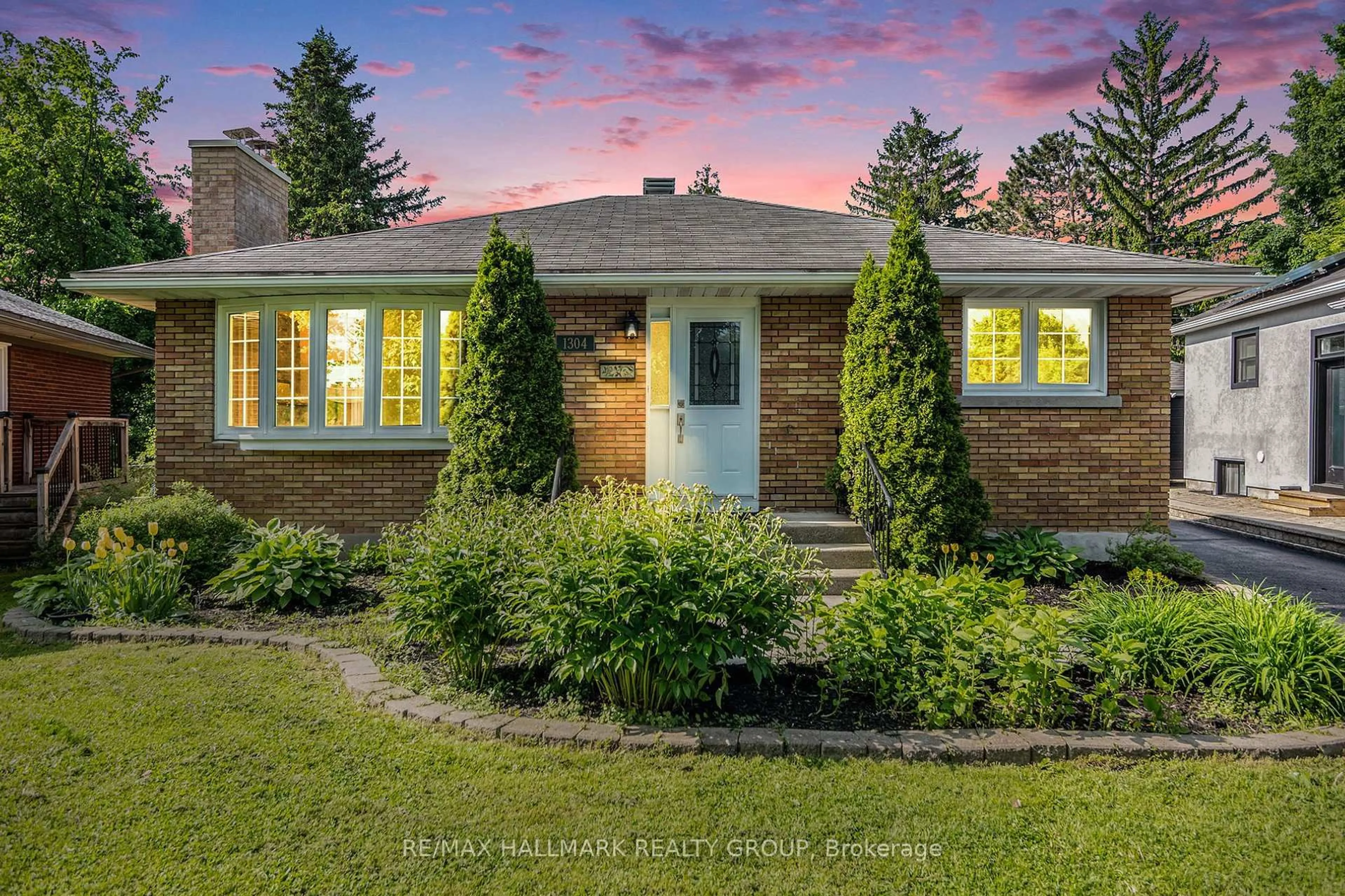 Home with brick exterior material, street for 1304 WESMAR Dr, Ottawa Ontario K1H 7T1