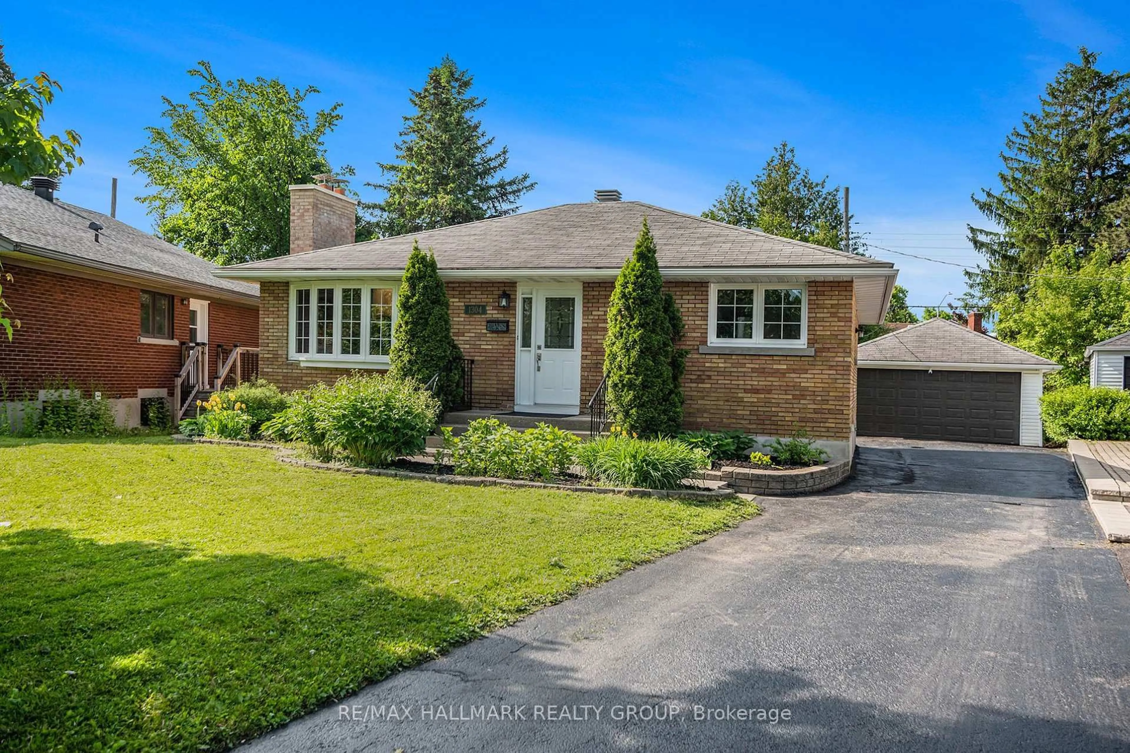 Home with brick exterior material, street for 1304 WESMAR Dr, Ottawa Ontario K1H 7T1