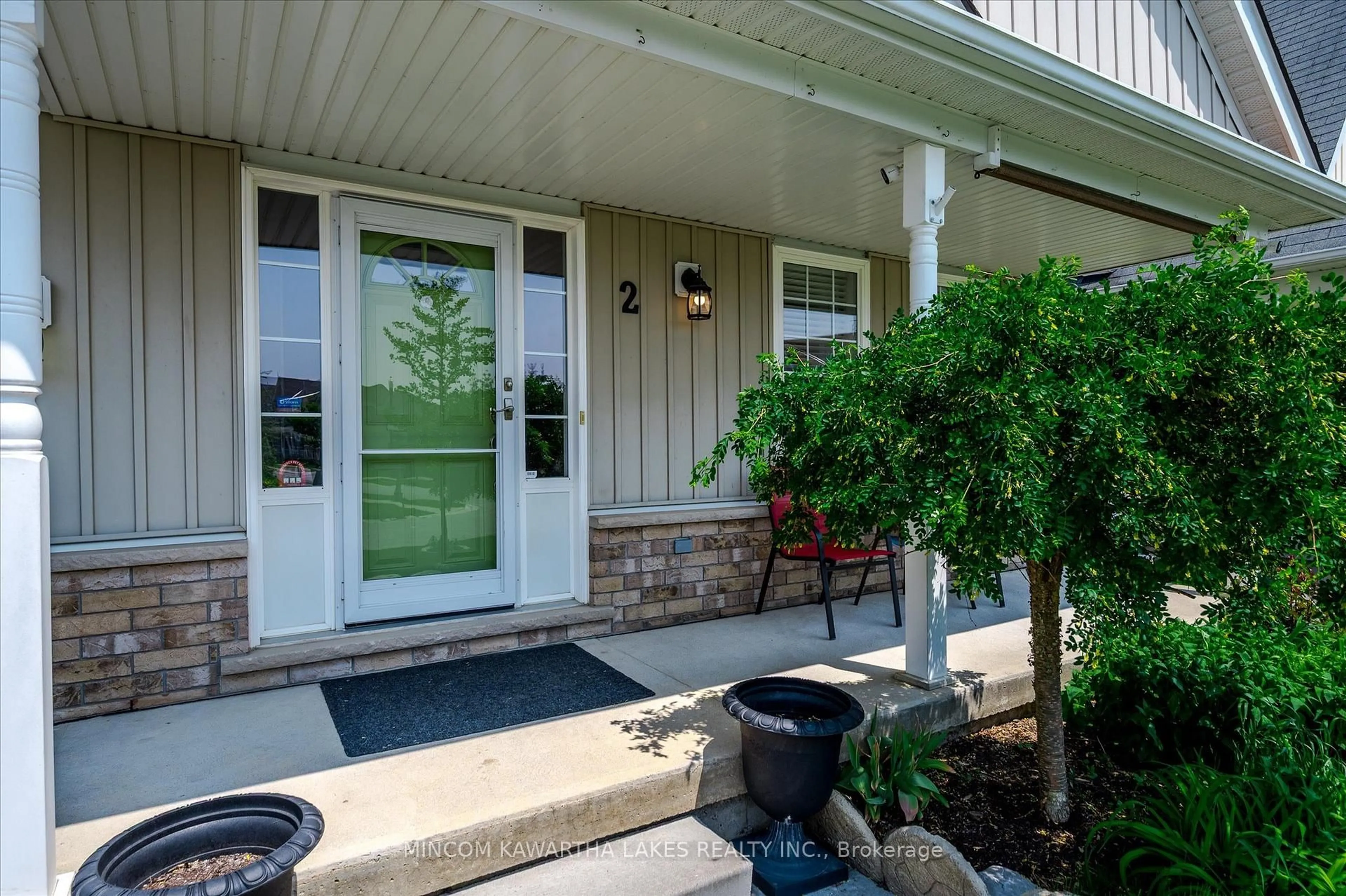 Indoor entryway for 2 Peace Cres, Peterborough North Ontario K9H 0C1