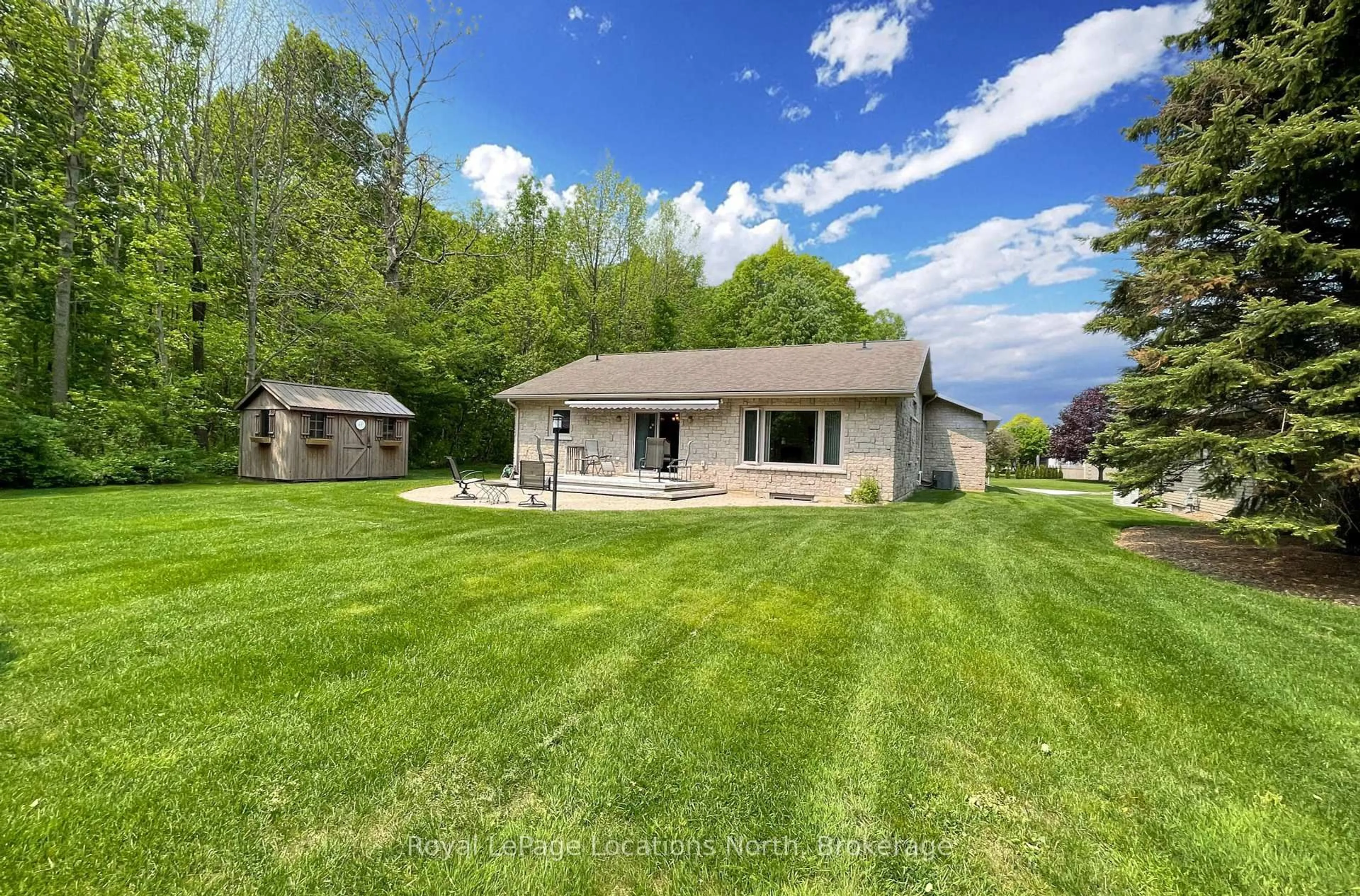Patio, water/lake/river/ocean view for 69 Fairway Ave, Meaford Ontario N4L 1X8