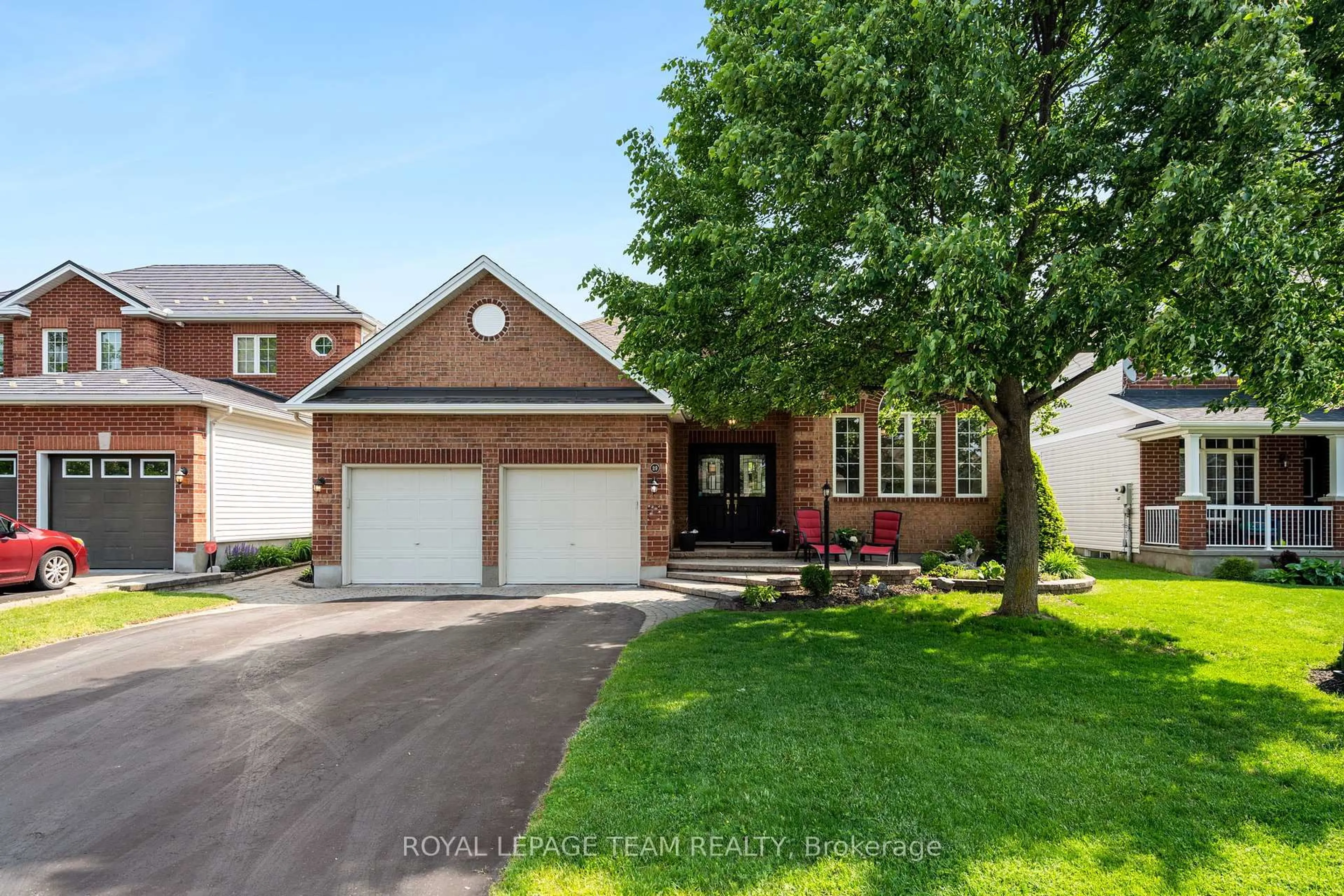 Home with brick exterior material, street for 29 Shining Star Circ, Ottawa Ontario K2S 2B4