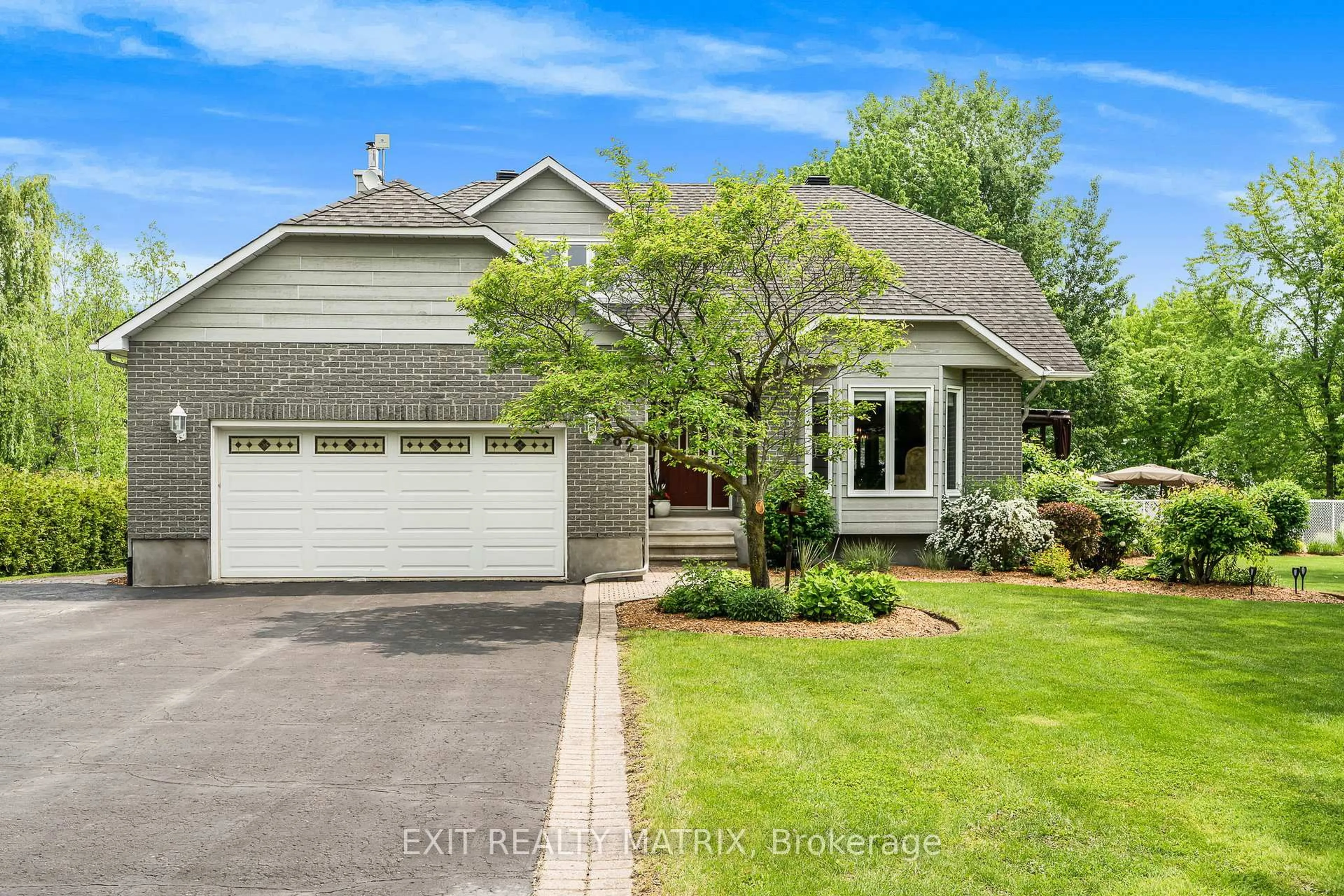 Home with vinyl exterior material, street for 882 Du Castor Rd, The Nation Ontario K0A 3C0