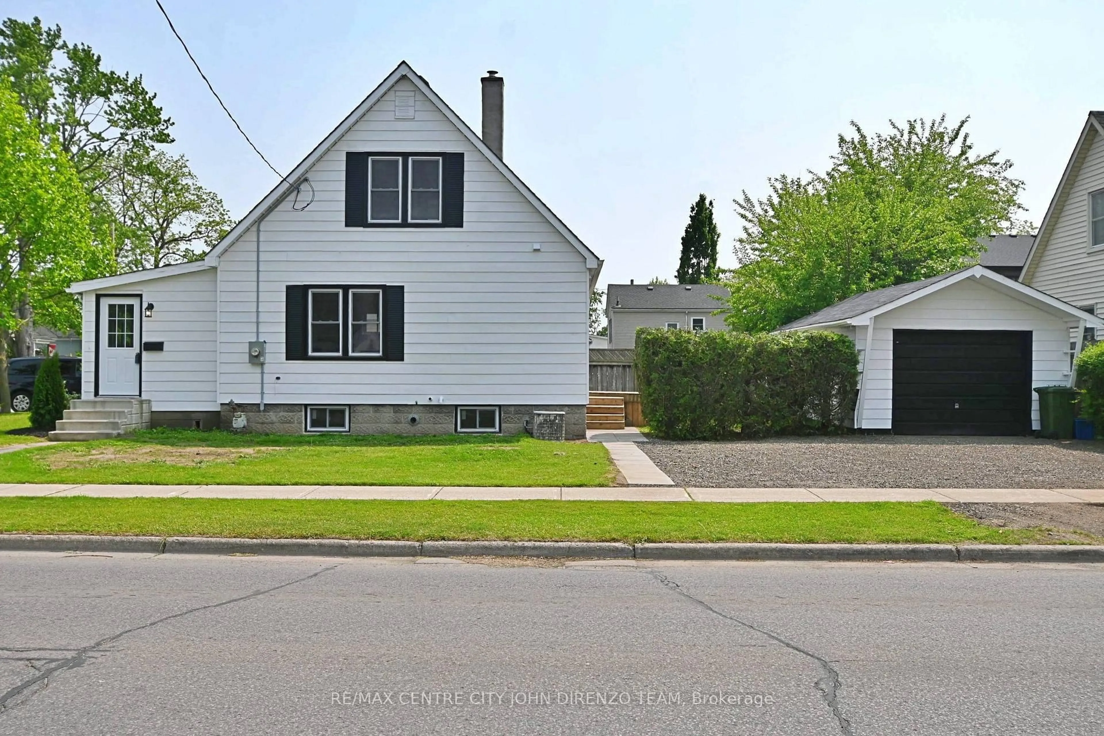 Unknown for 52 Woodworth Ave, St. Thomas Ontario N5P 3J8