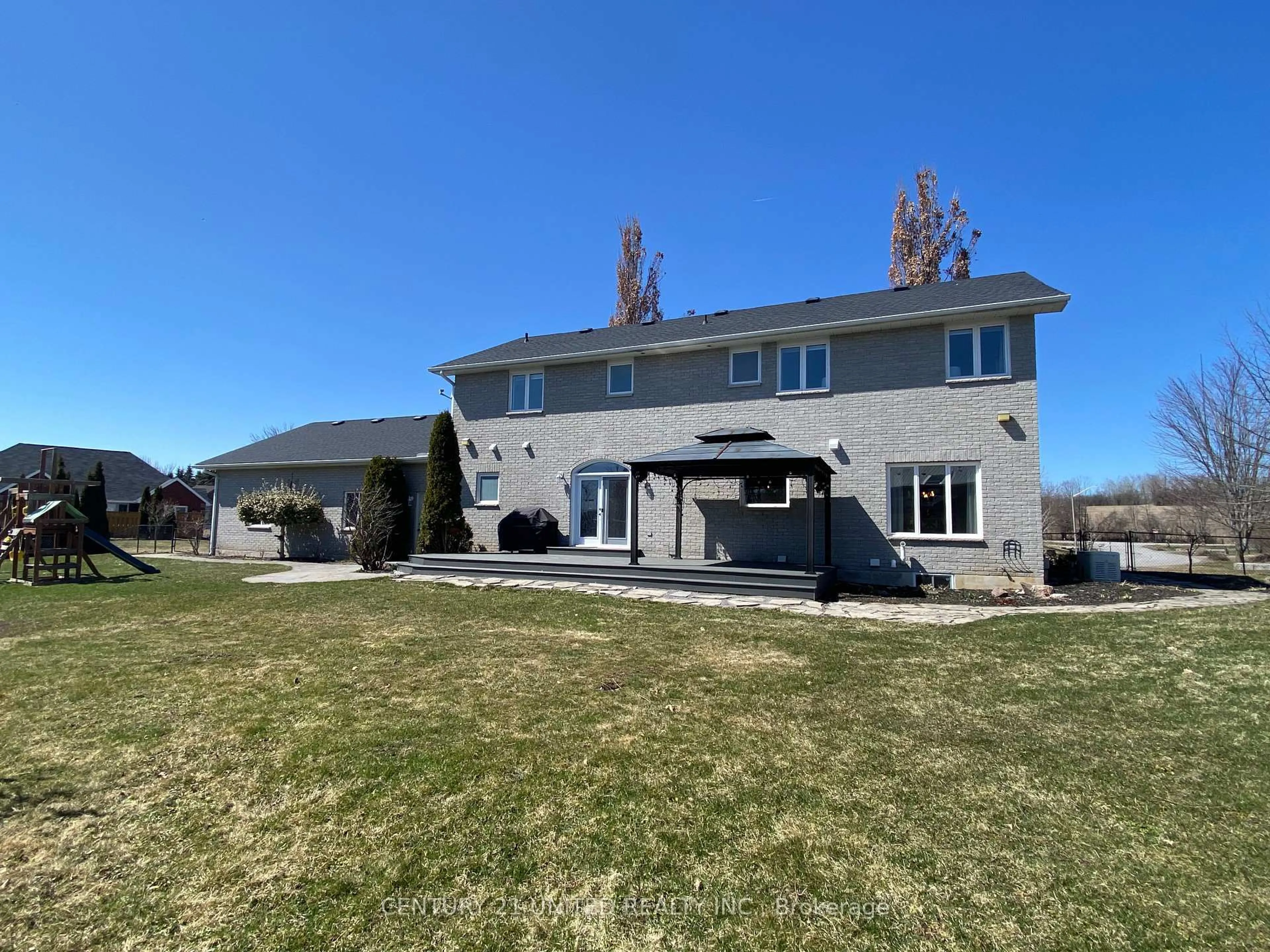 A pic from outside/outdoor area/front of a property/back of a property/a pic from drone, unknown for 550 Naish Dr, Peterborough East Ontario K9H 0E4