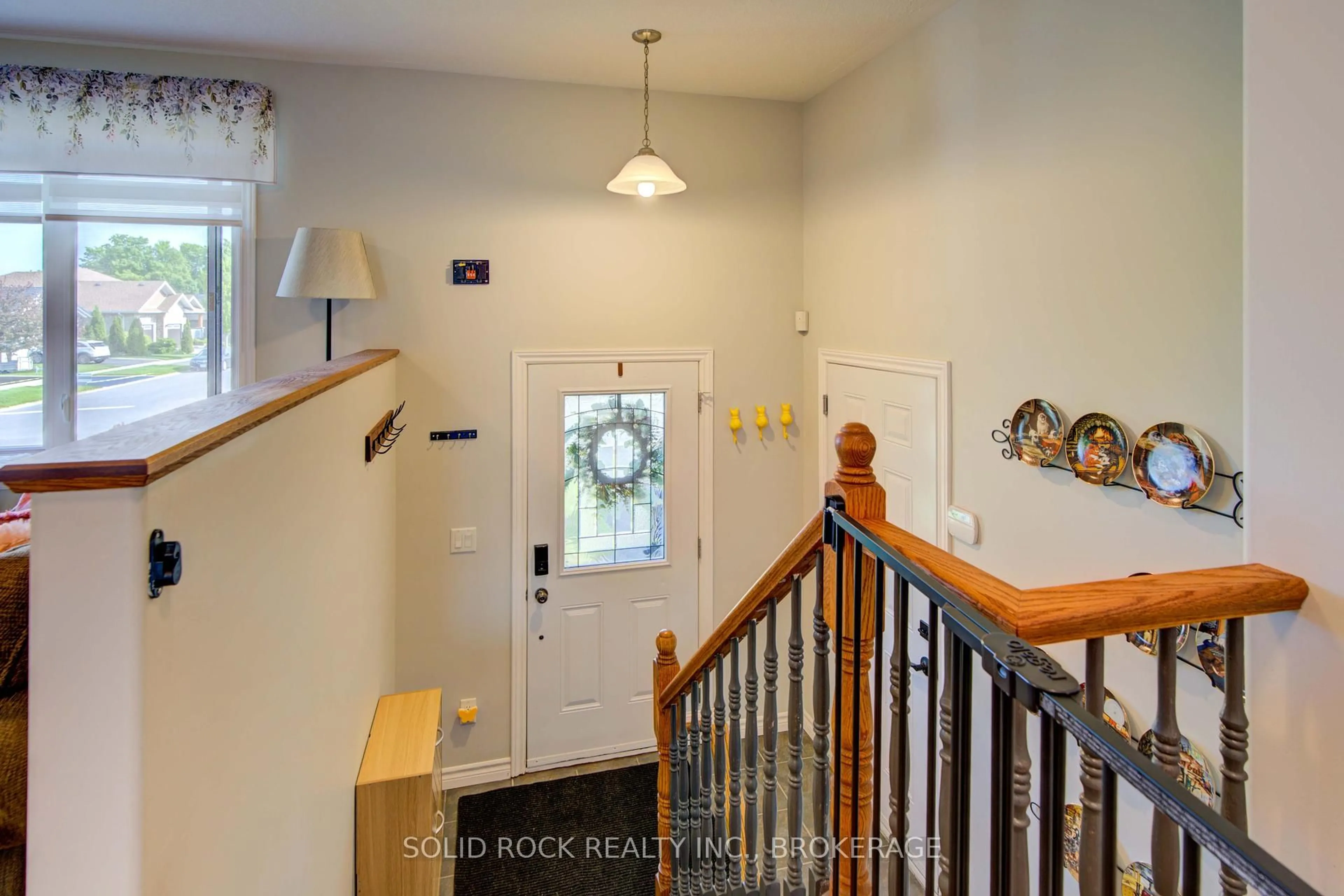 Indoor entryway for 175 Kildare Ave, Loyalist Ontario K7N 0A4