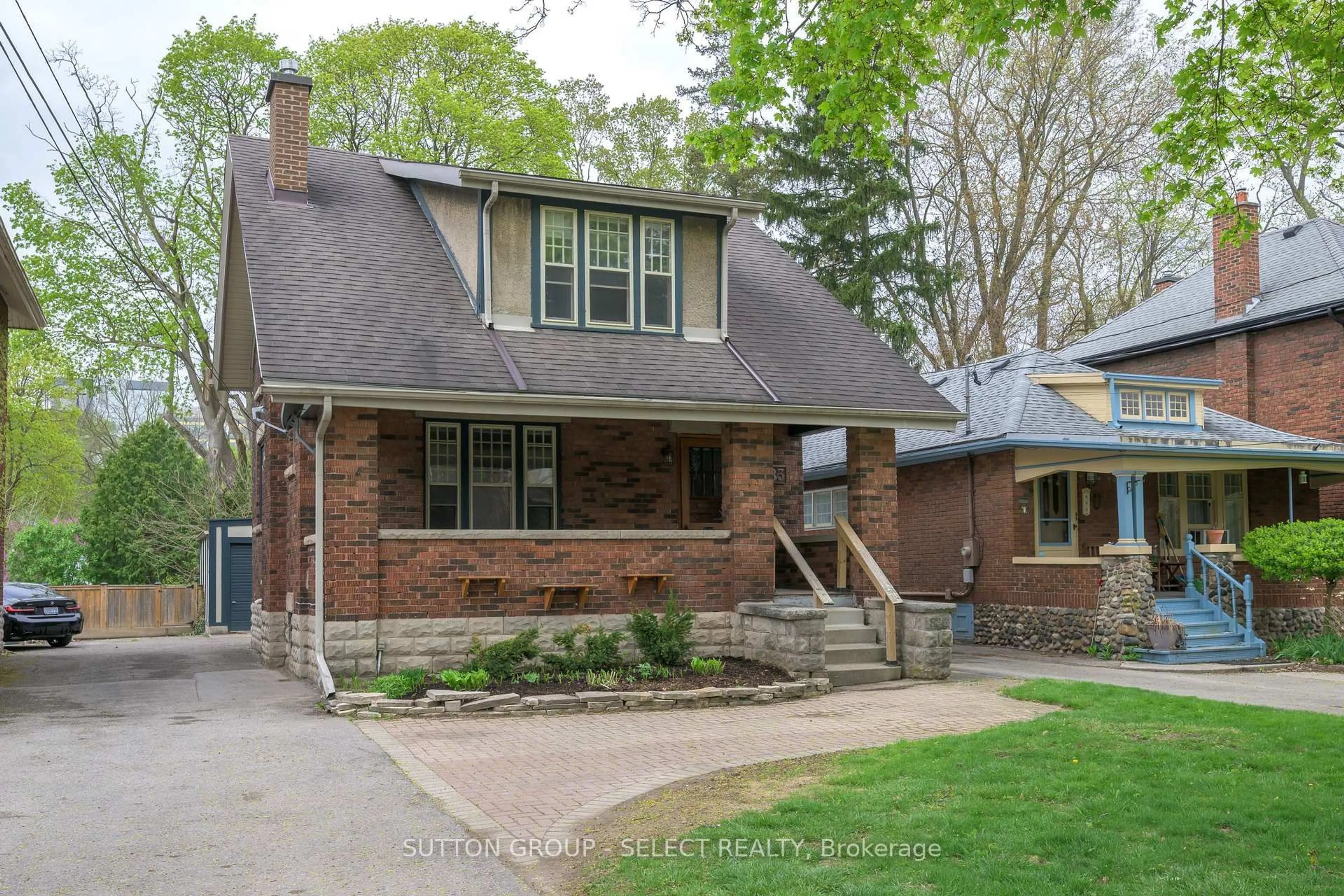 Home with brick exterior material, street for 883 WATERLOO St, London East Ontario N6A 3W8