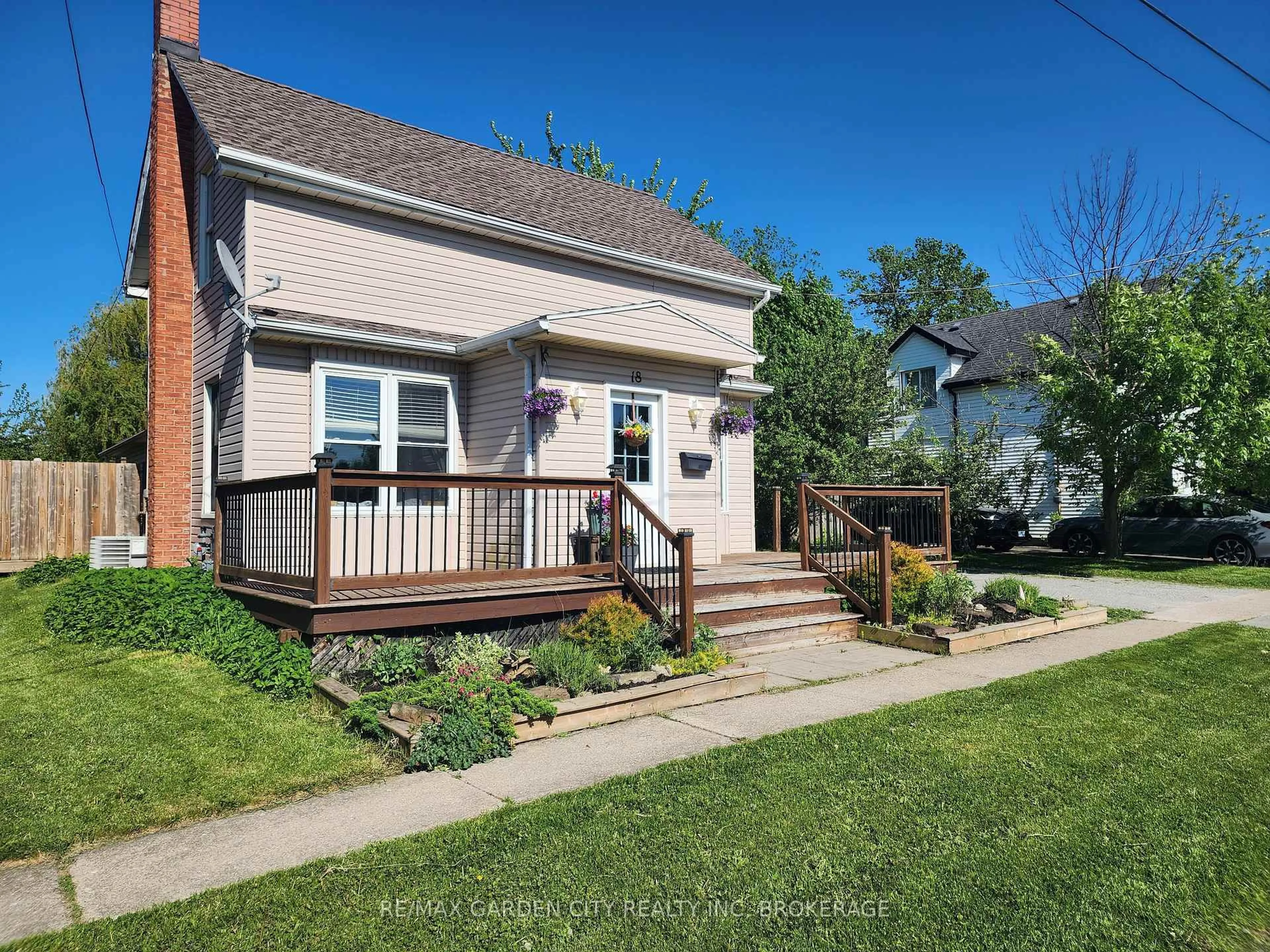 Unknown for 18 ST. PETER St, St. Catharines Ontario L2T 1N8