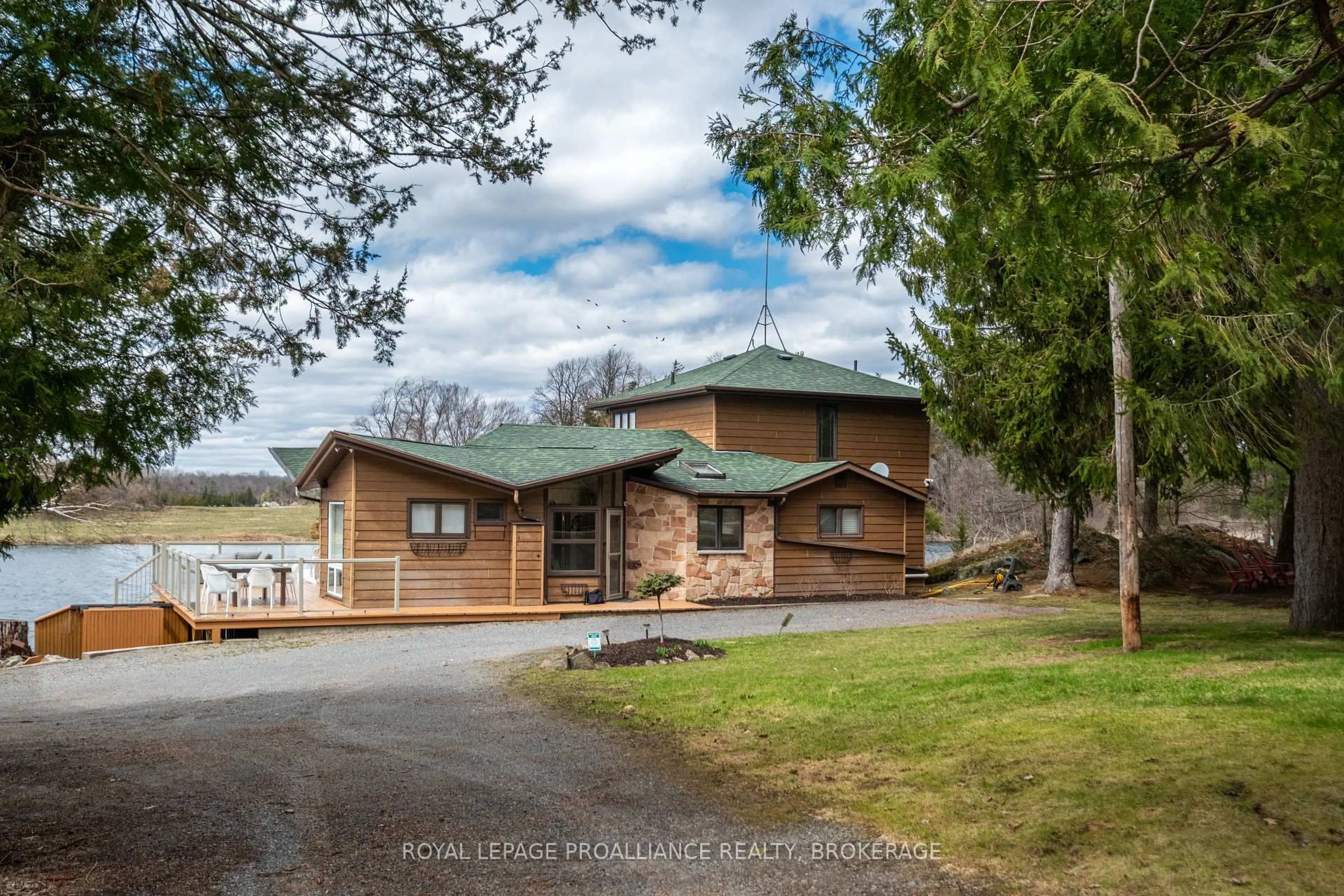 A pic from outside/outdoor area/front of a property/back of a property/a pic from drone, mountain view for 4808 Leo Lake Rd, Seeley's Bay Ontario K0H 2N0