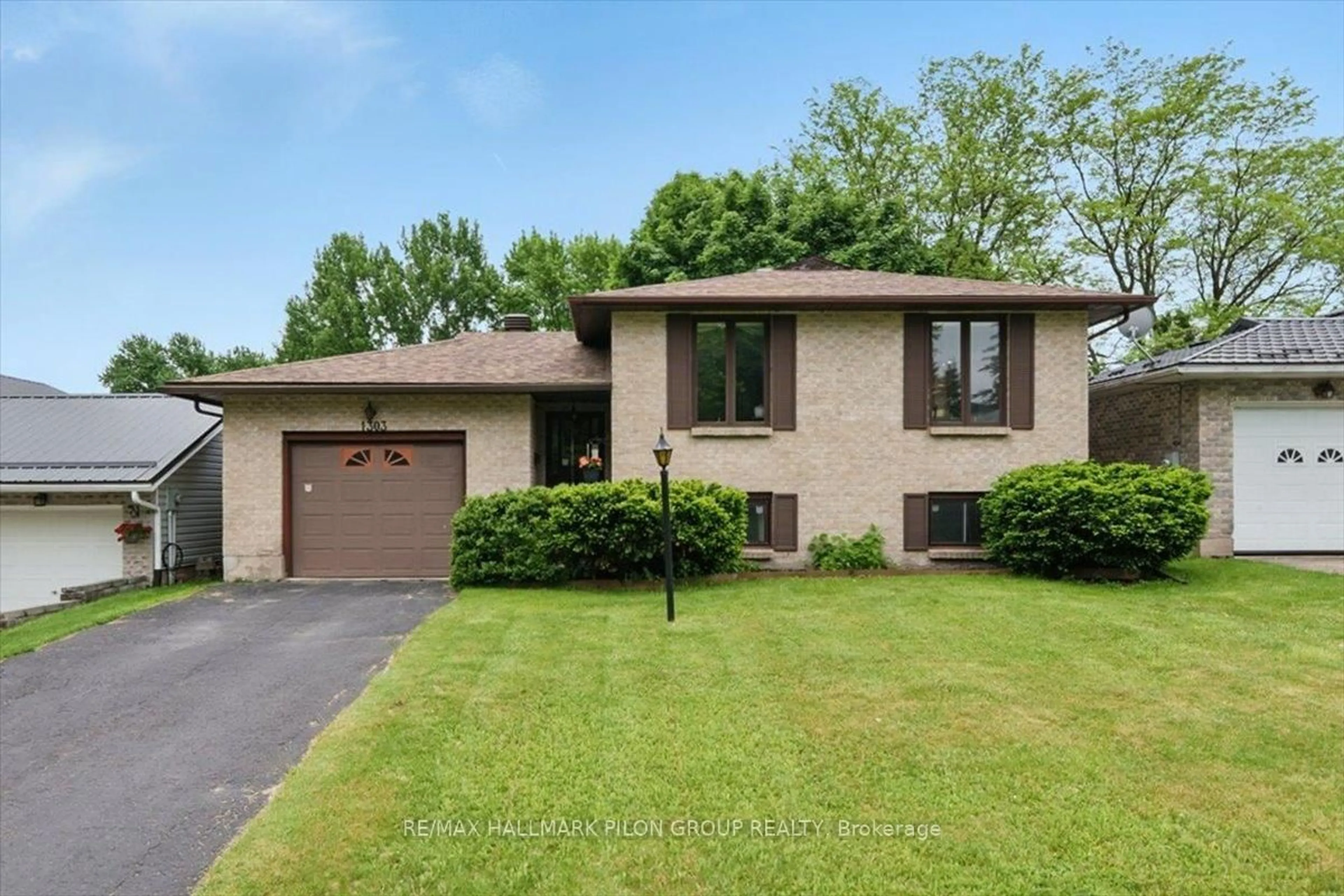 Home with brick exterior material, street for 1303 Vista Dr, Brockville Ontario K6V 6G2